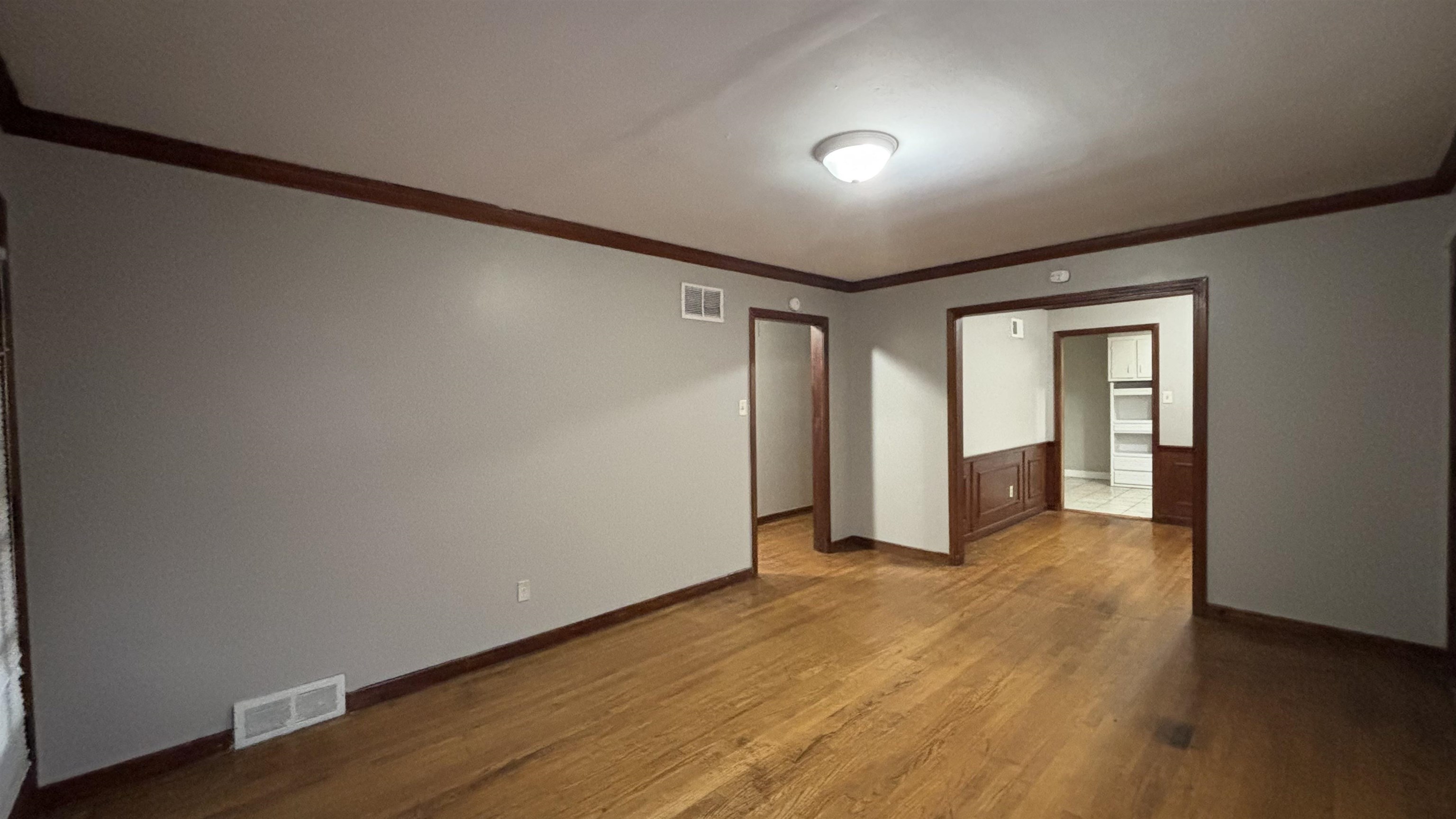 4243 Vann Ave Property Photo 3