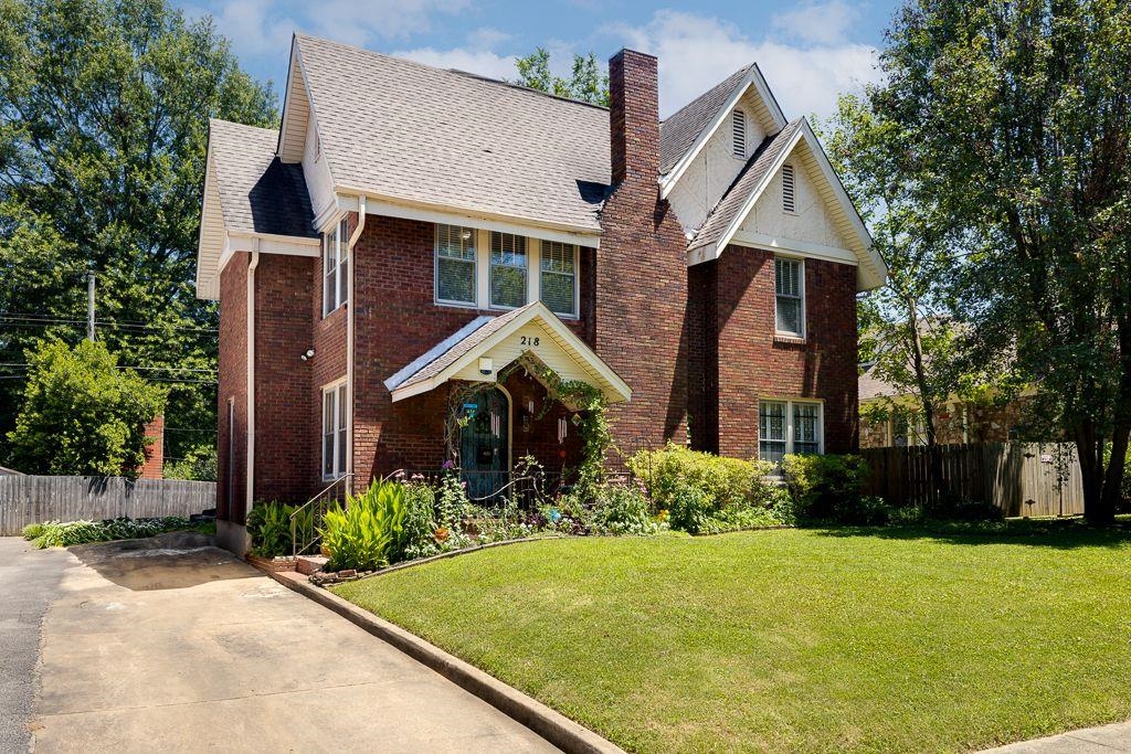 218 CRESTMERE PL Property Photo 1