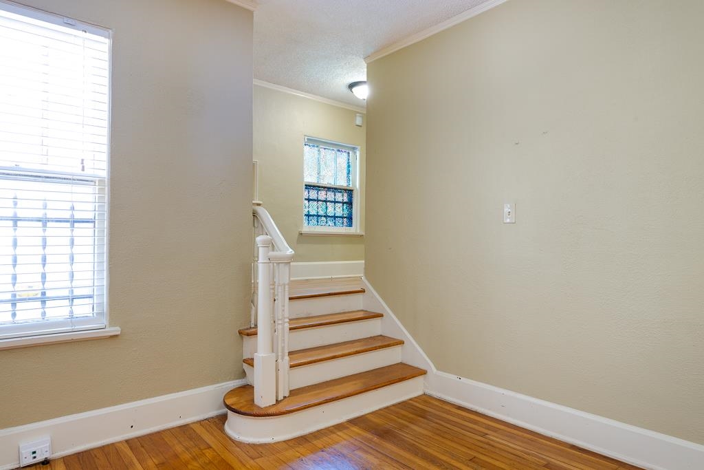 218 Crestmere Pl Property Photo 9