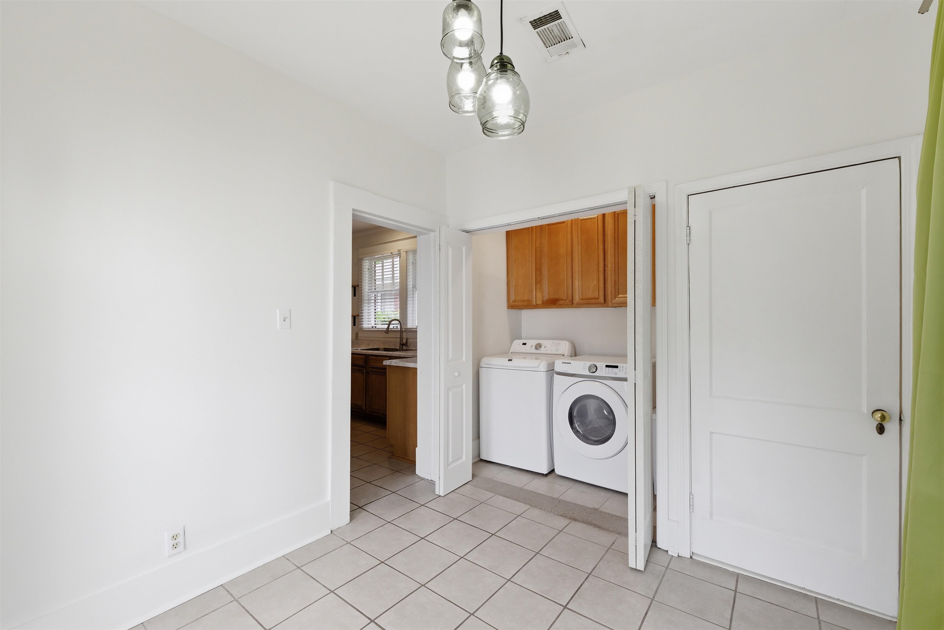 704 N Idlewild St N Property Photo 11