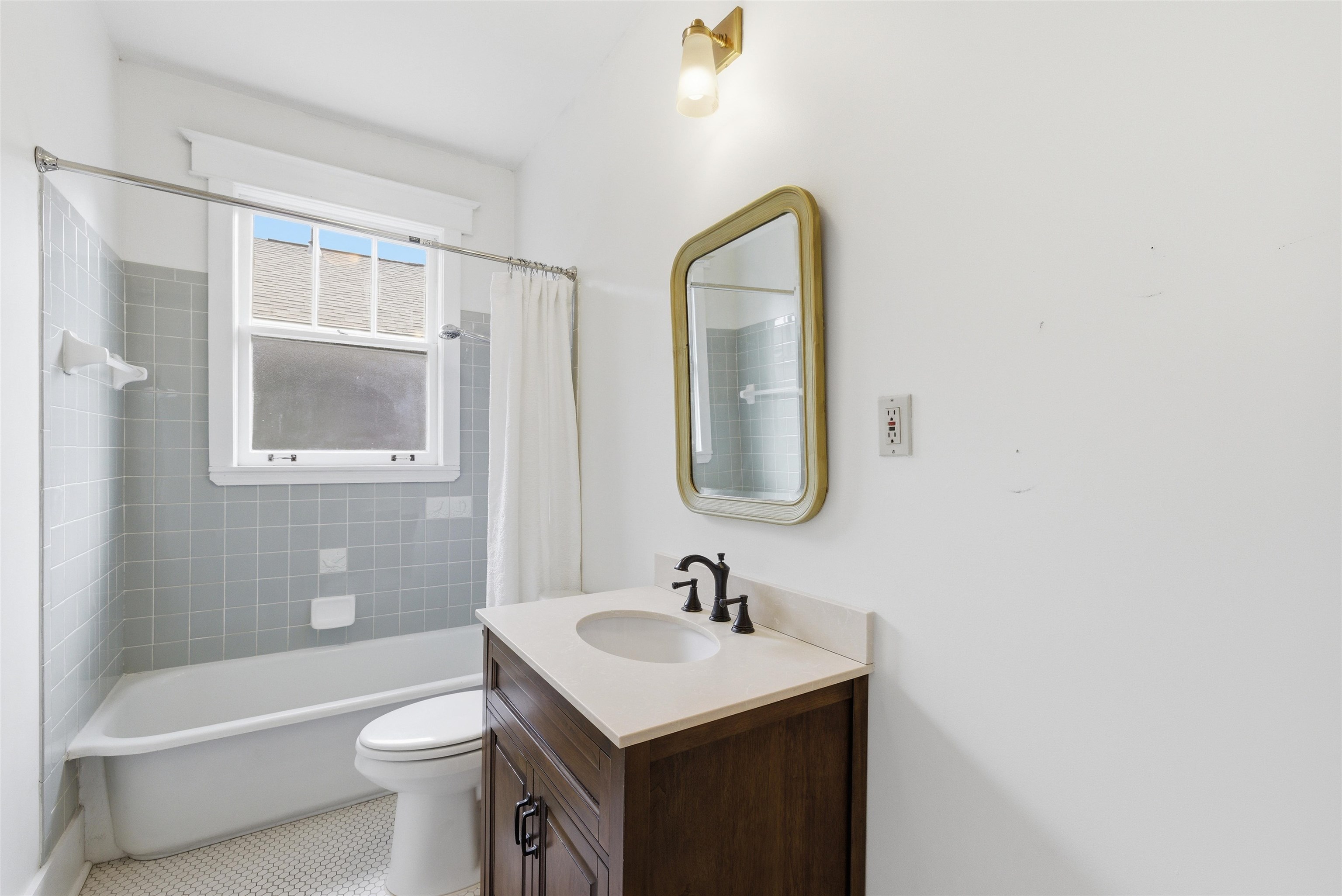 704 N Idlewild St N Property Photo 16