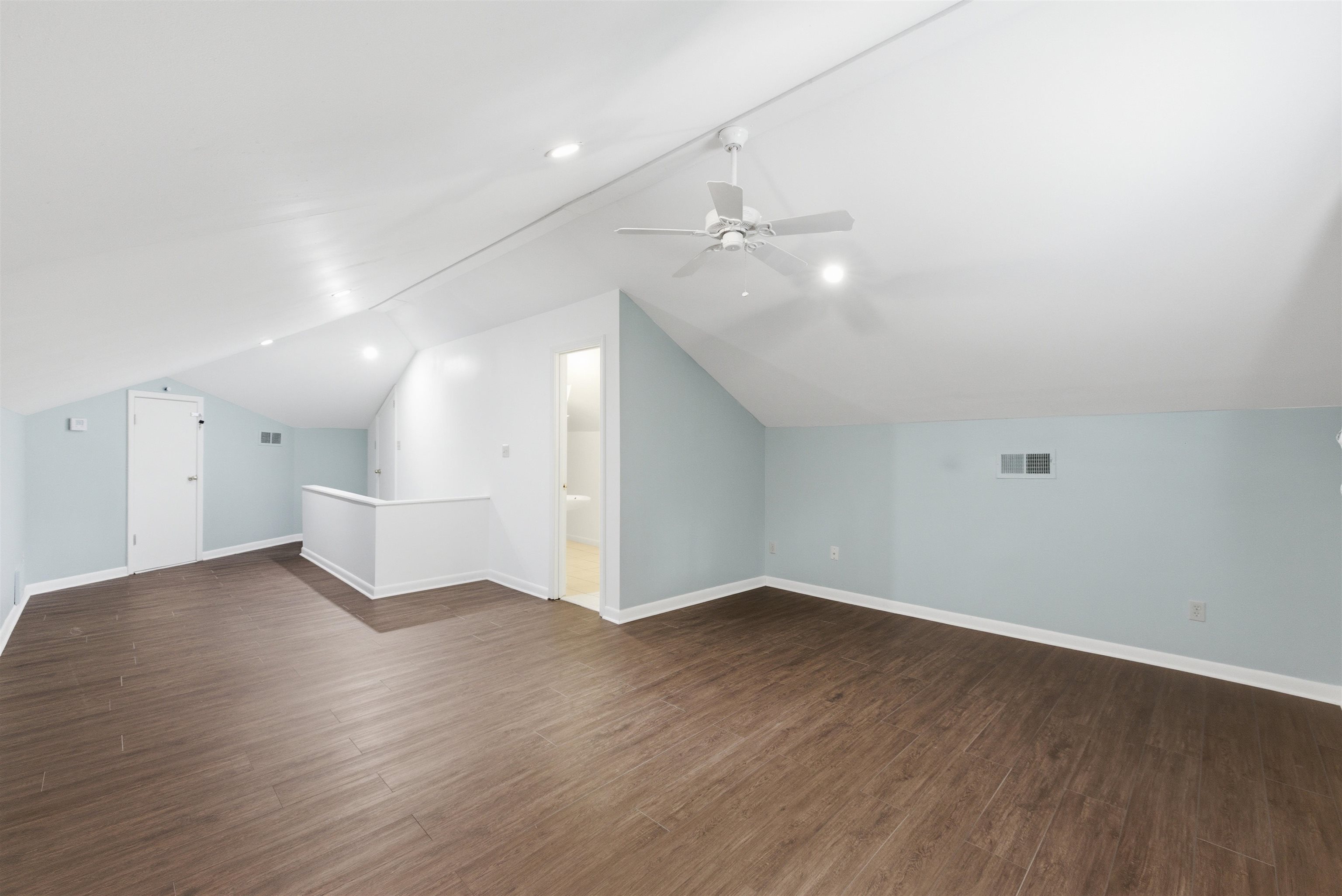 704 N Idlewild St N Property Photo 18
