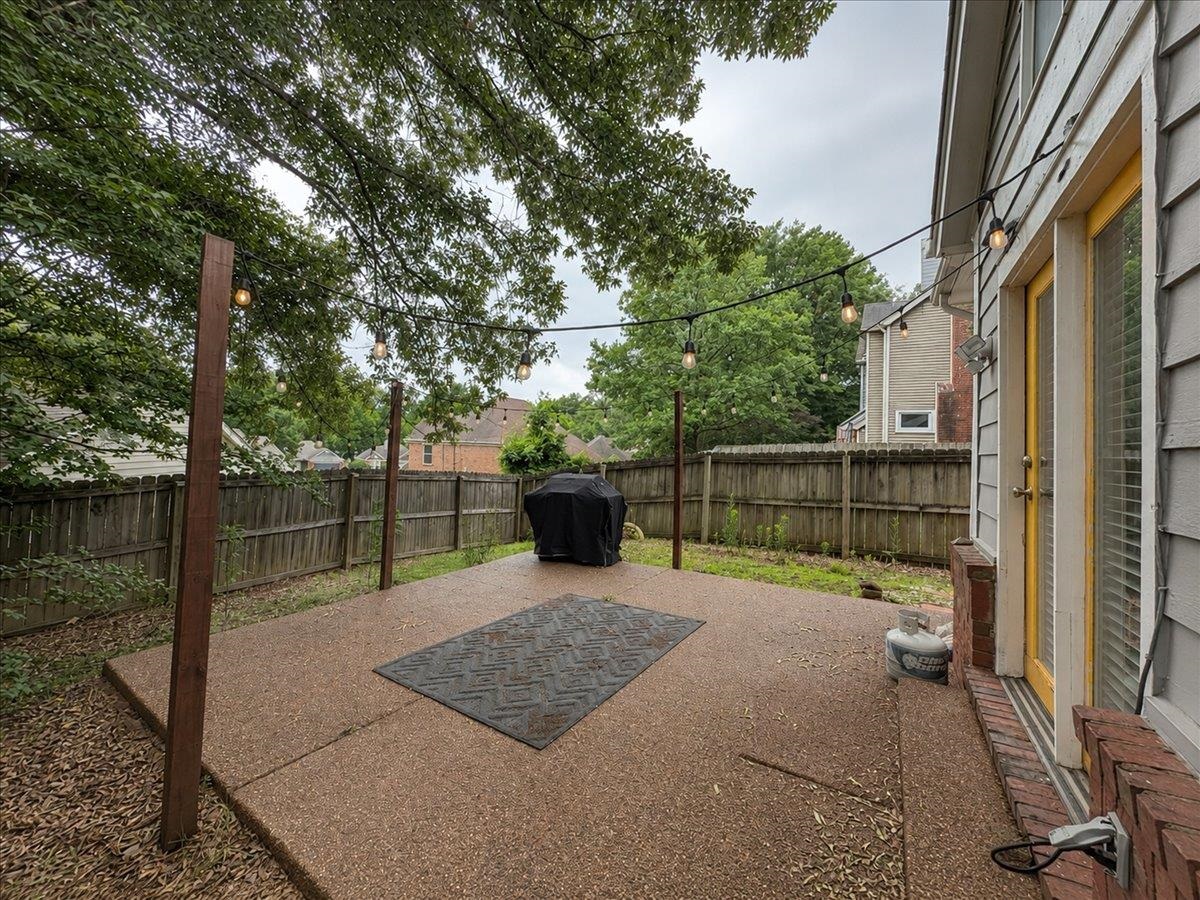 716 N Walnut Woods Cv Property Photo 11