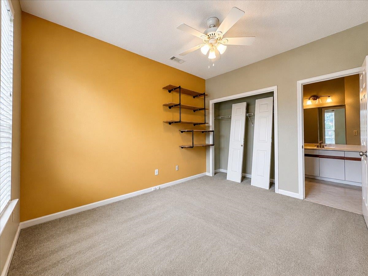 716 N Walnut Woods Cv Property Photo 21