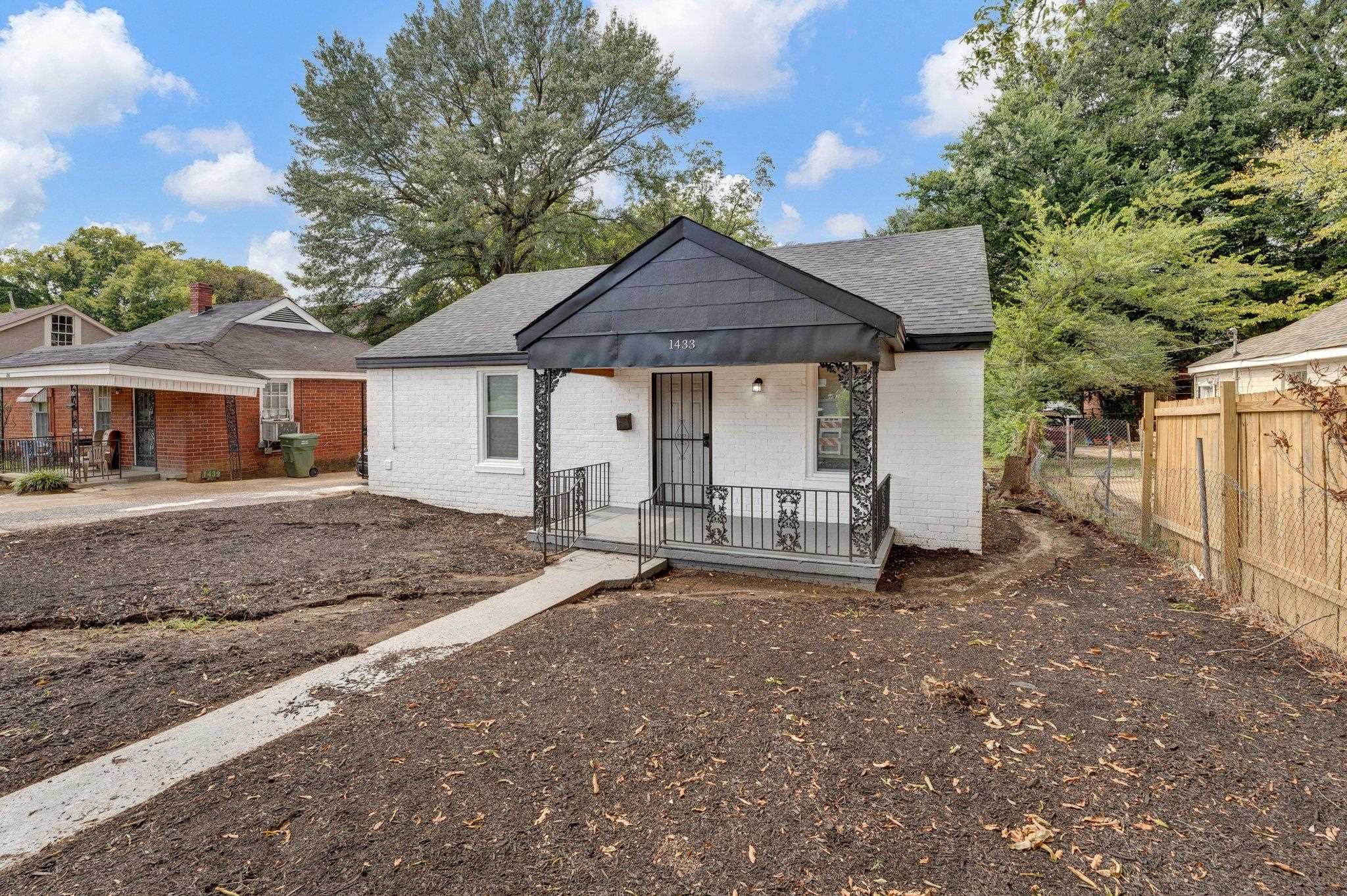 1433 Rayner St Property Photo 2