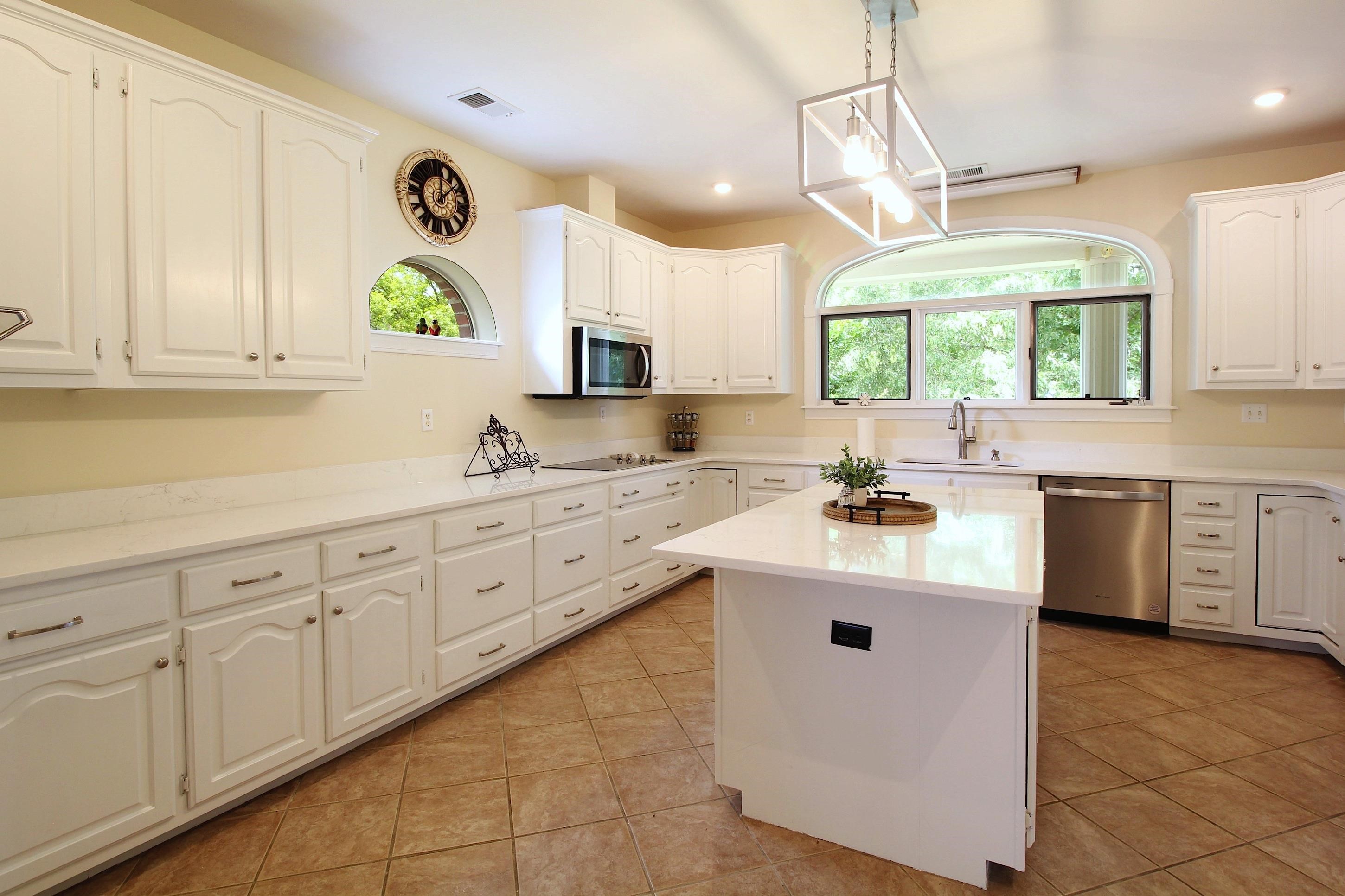 2550 N Reid-hooker Rd Property Photo 4