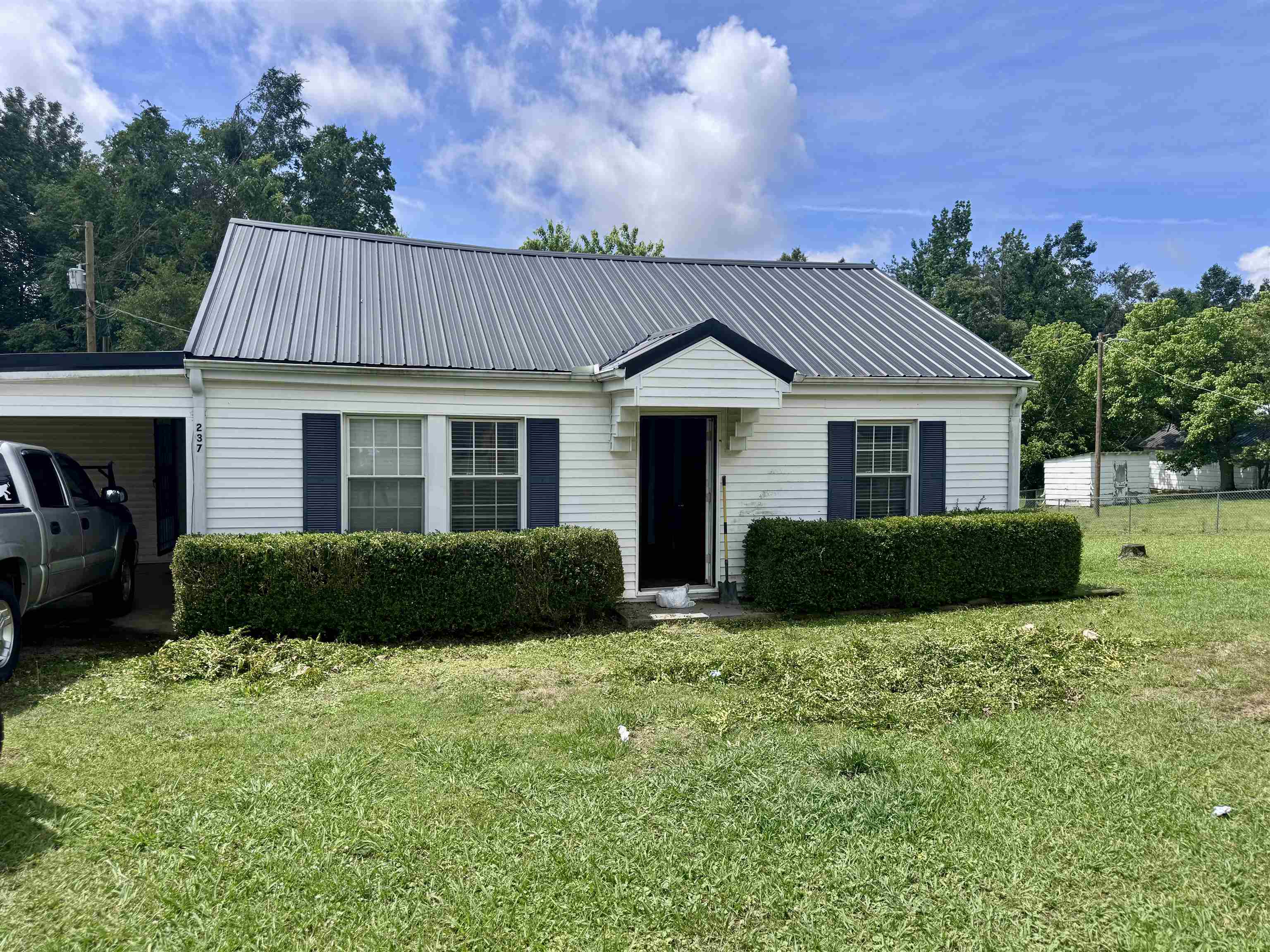 237 Old Shiloh Rd Property Photo 1