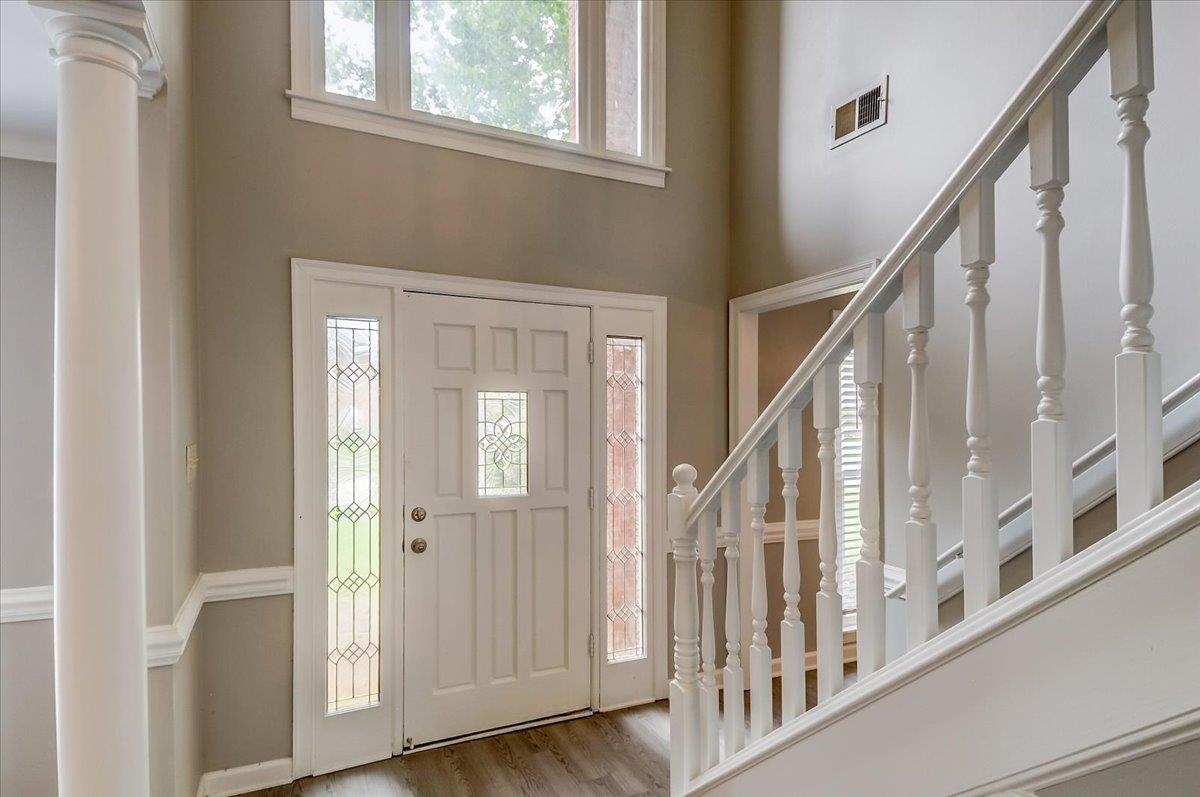 8855 Bridlewood Ln Property Photo 2