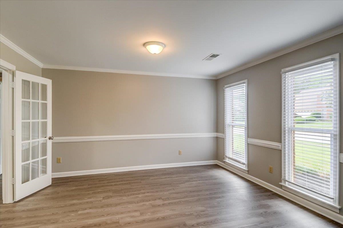 8855 Bridlewood Ln Property Photo 4