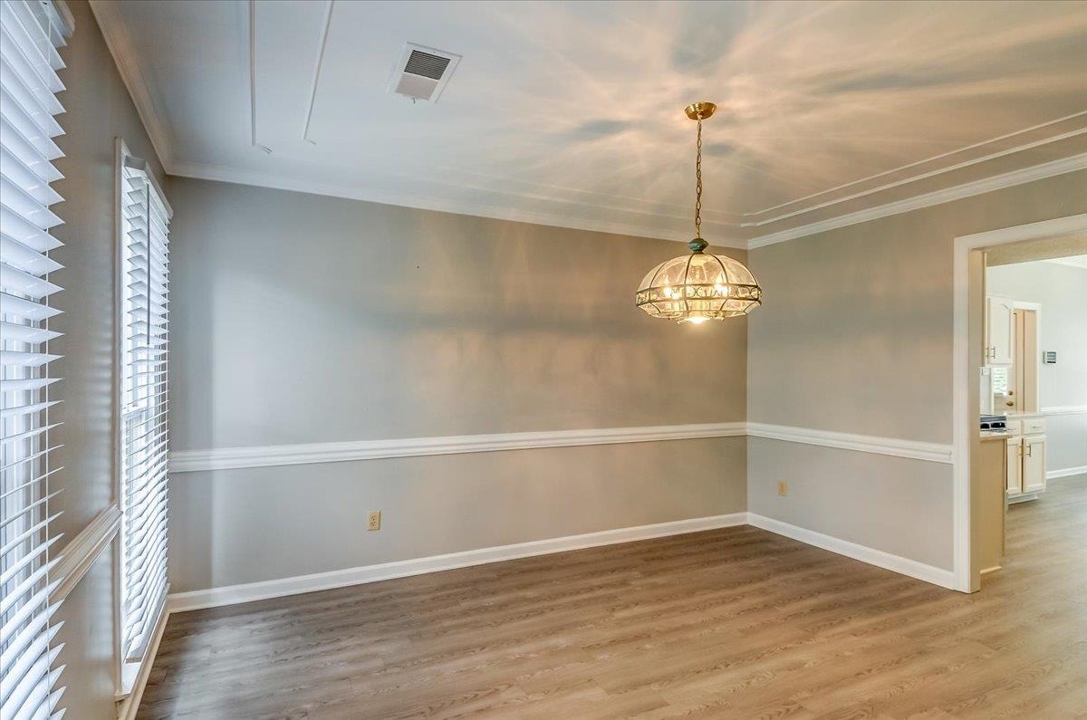 8855 Bridlewood Ln Property Photo 5