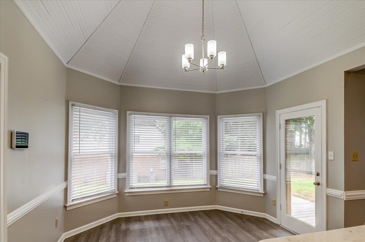 8855 Bridlewood Ln Property Photo 10