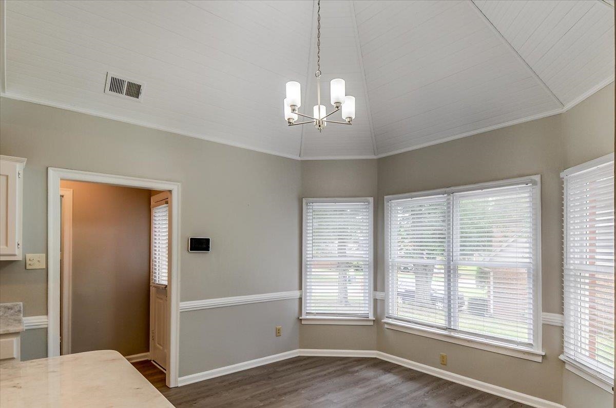 8855 Bridlewood Ln Property Photo 11