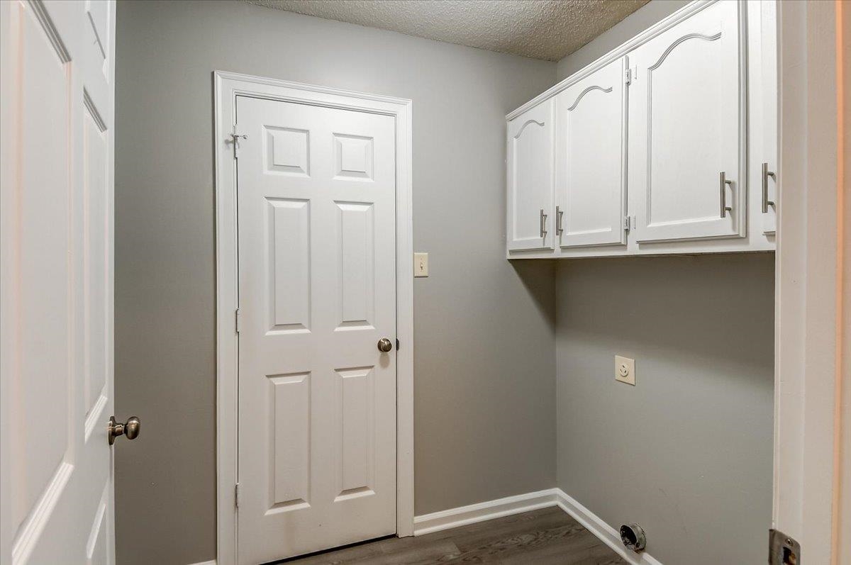 8855 Bridlewood Ln Property Photo 12