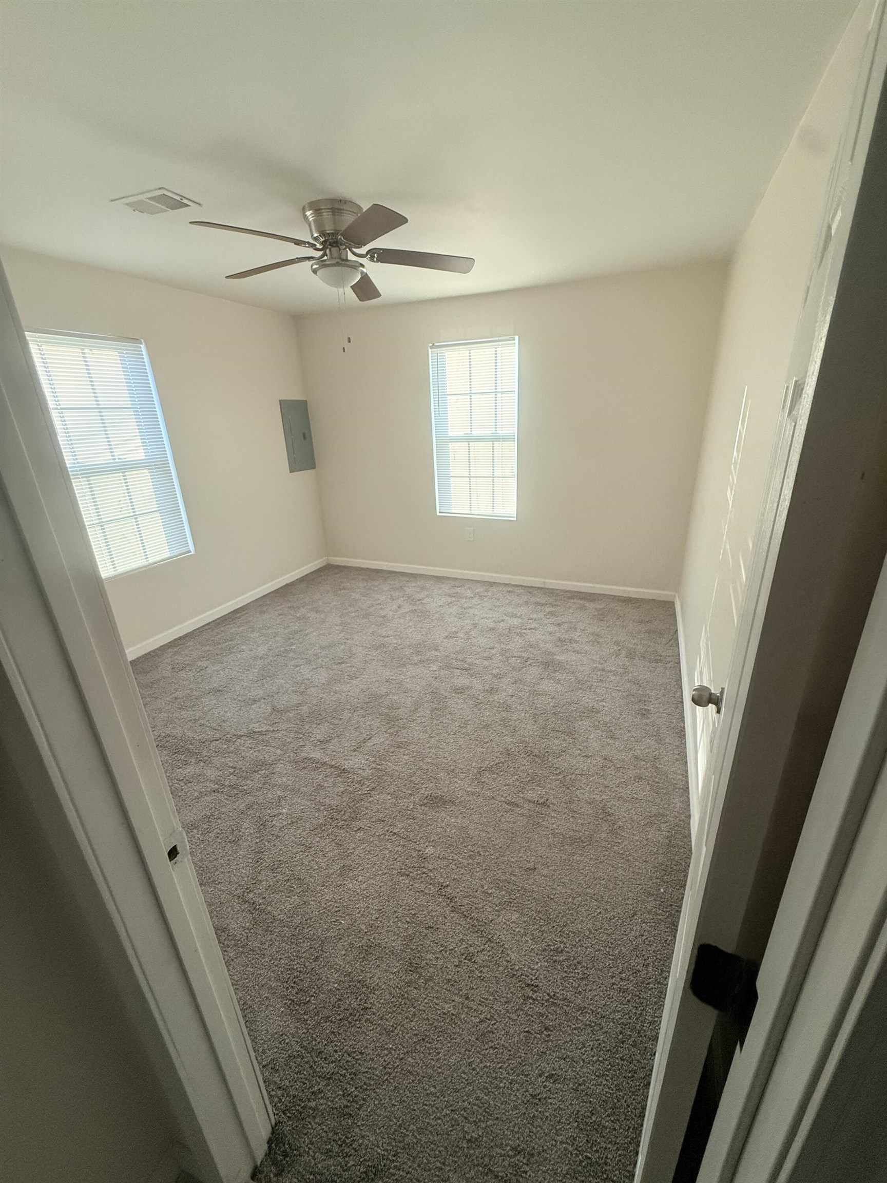 1594 Davis St Property Photo 5