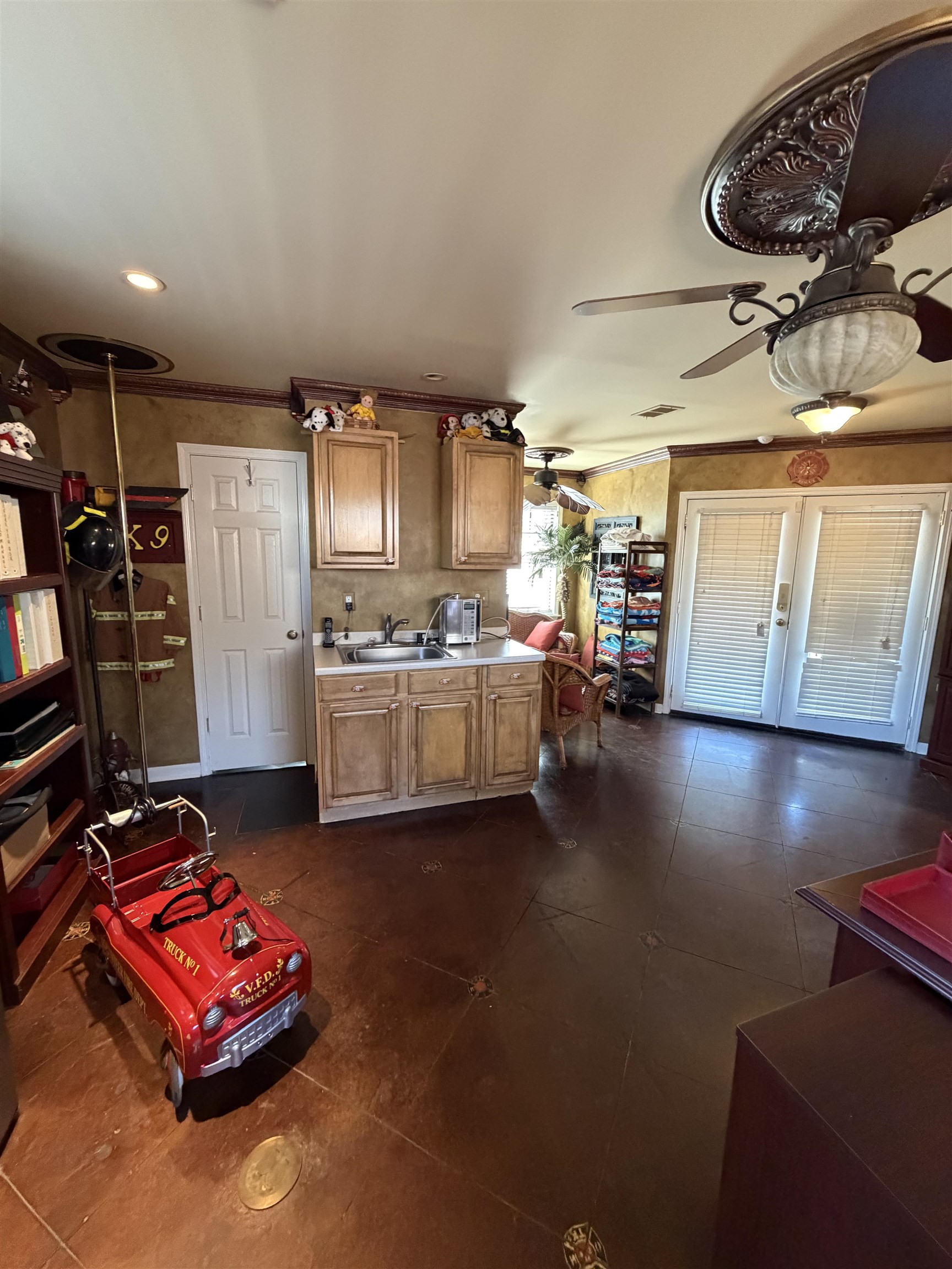 3038 Yates St Property Photo 38