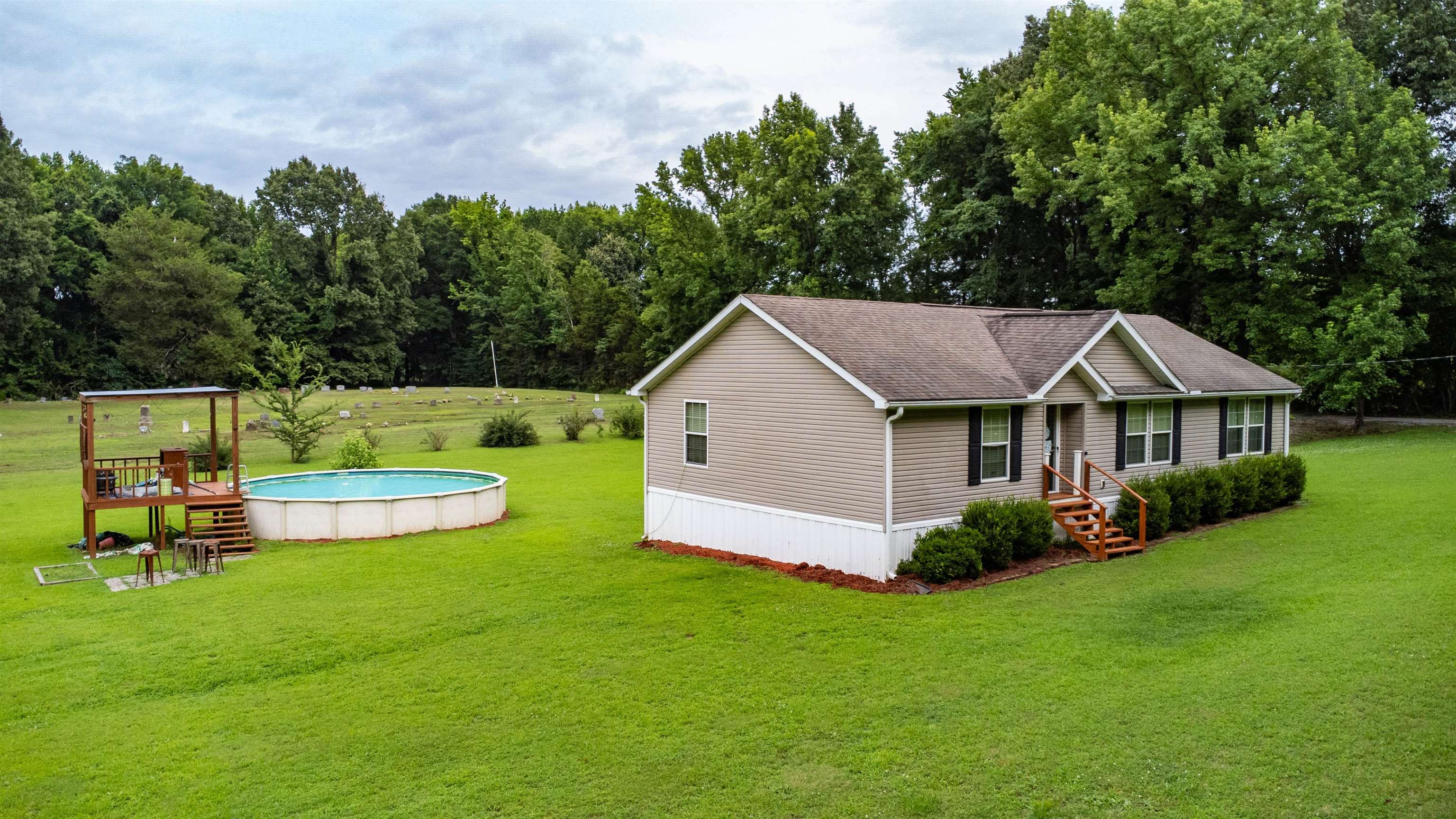385 Shady Rest Rd Property Photo 4