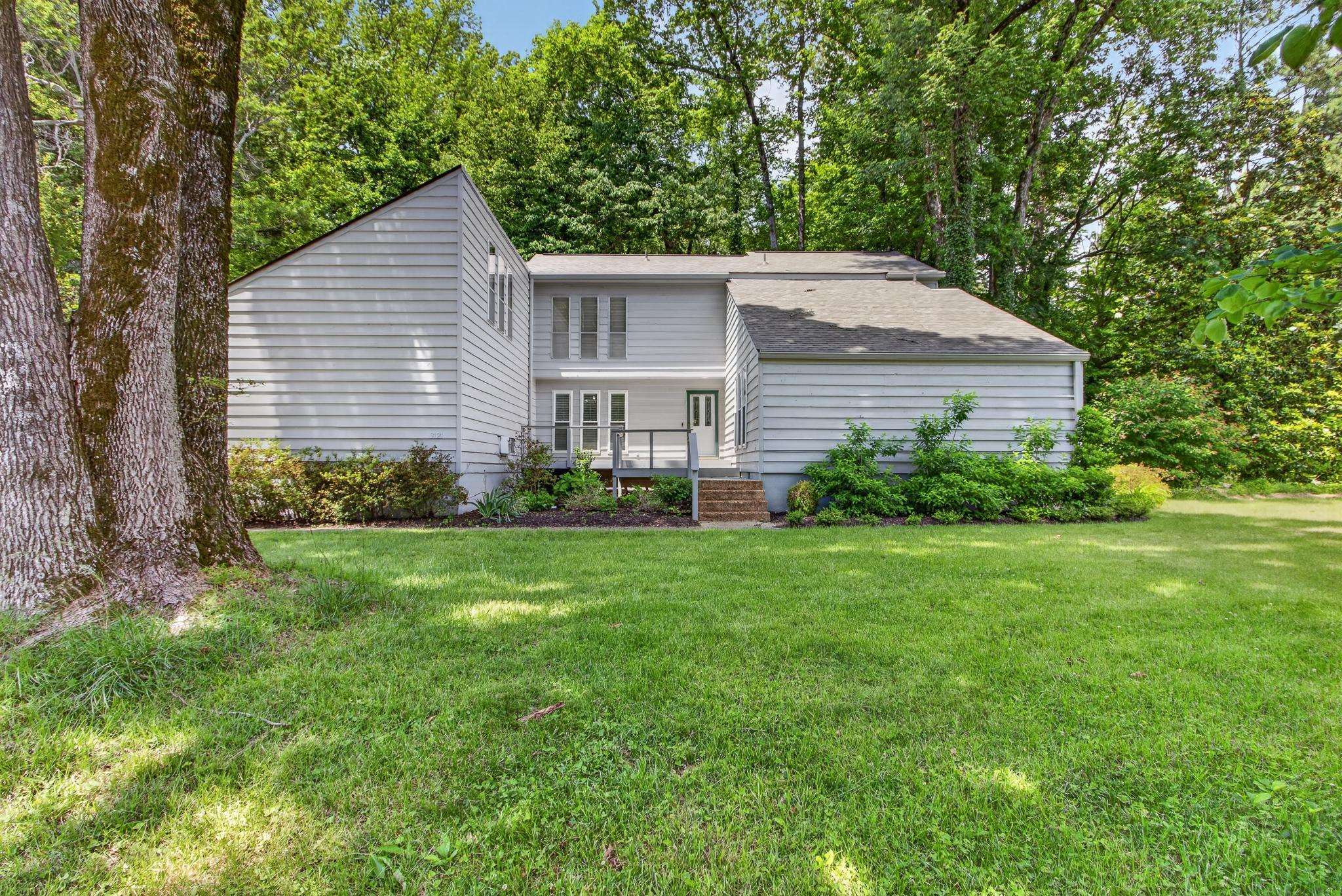3121 Beechrun Dr Property Photo 2