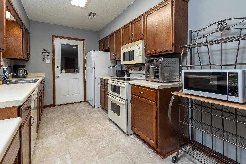 3307 Yalewood Dr Property Photo 12