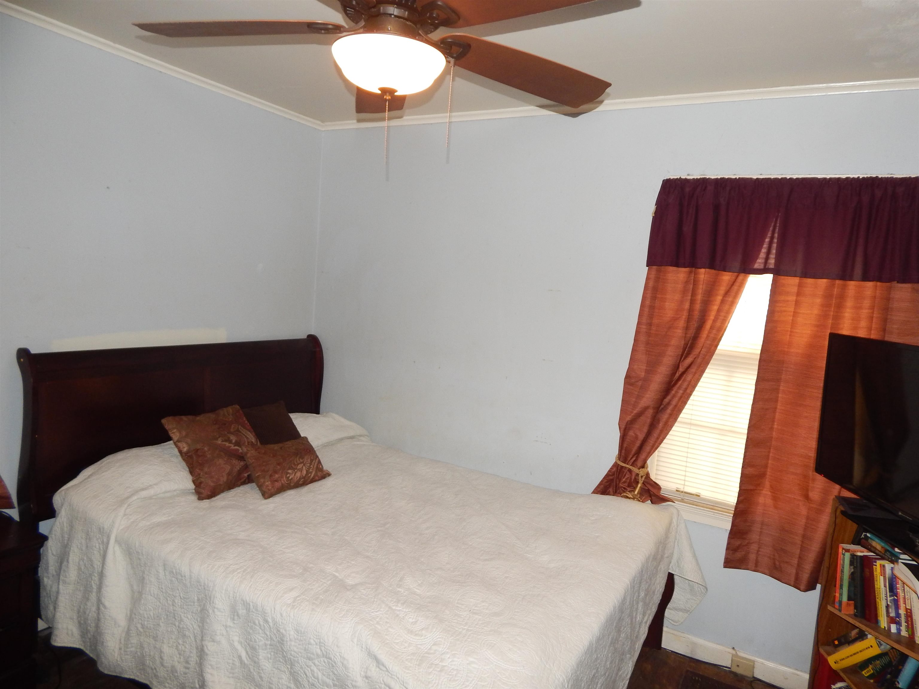 3793 Rhodes Ave Property Photo 5