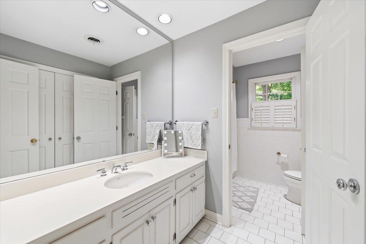 6353 Old Orchard Cv Property Photo 18
