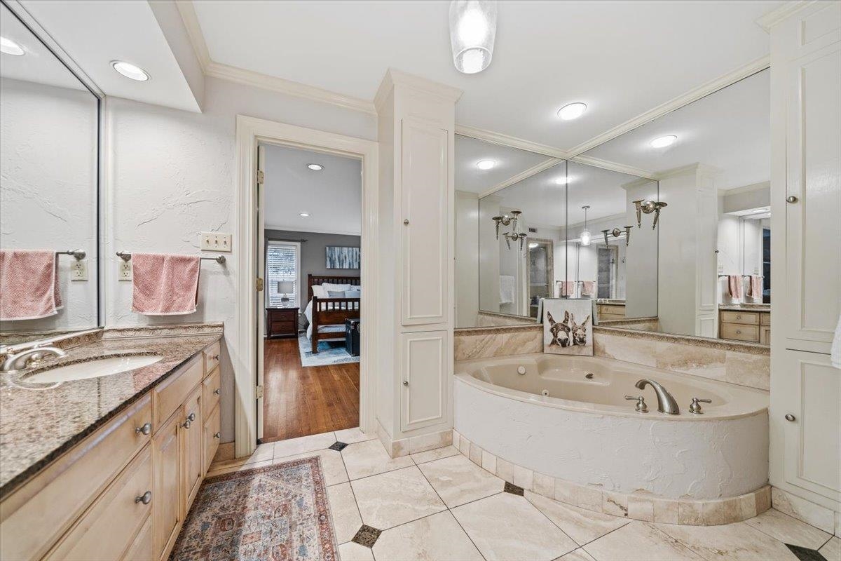 6353 Old Orchard Cv Property Photo 32