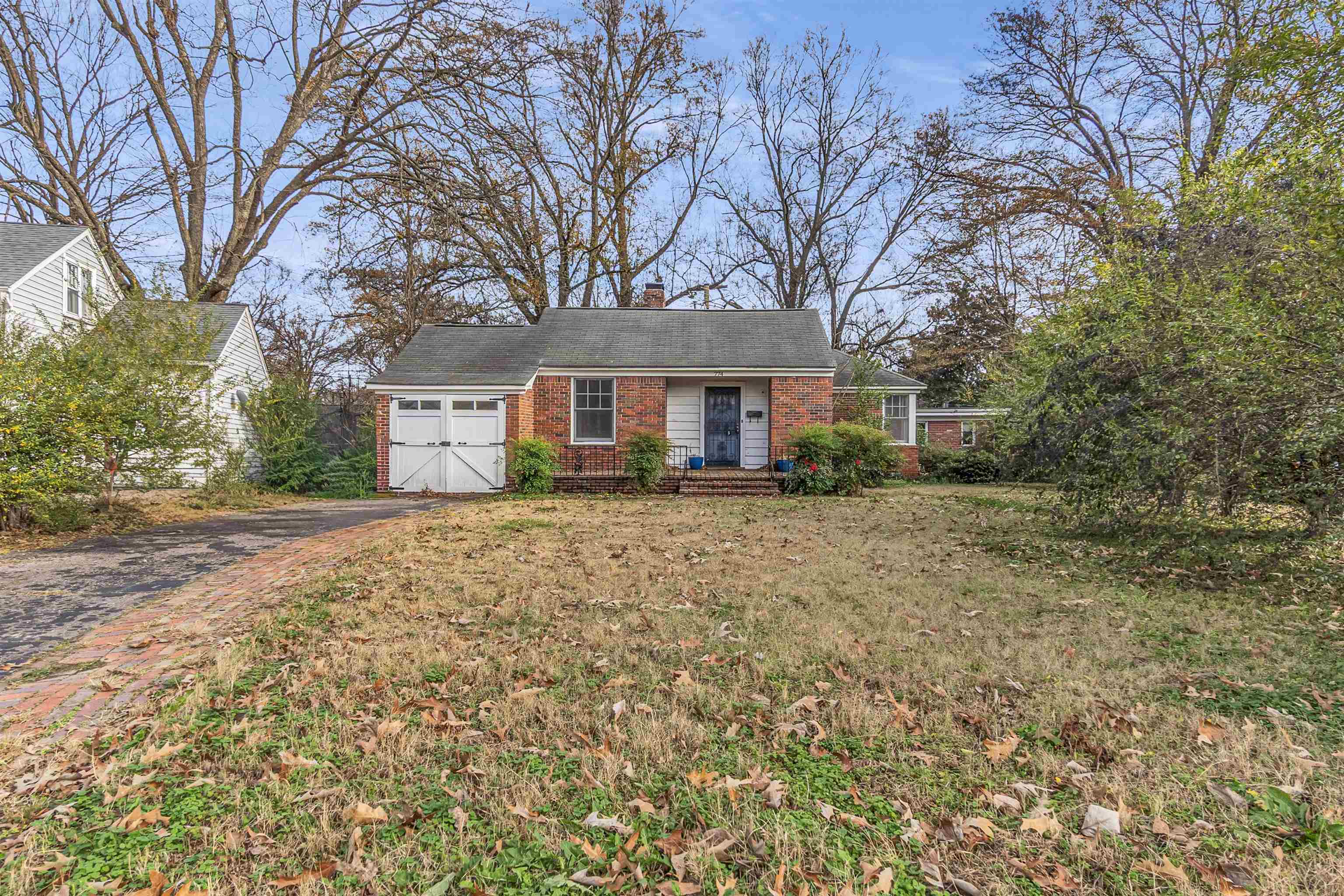 774 E PRESCOTT CIR Property Photo 1