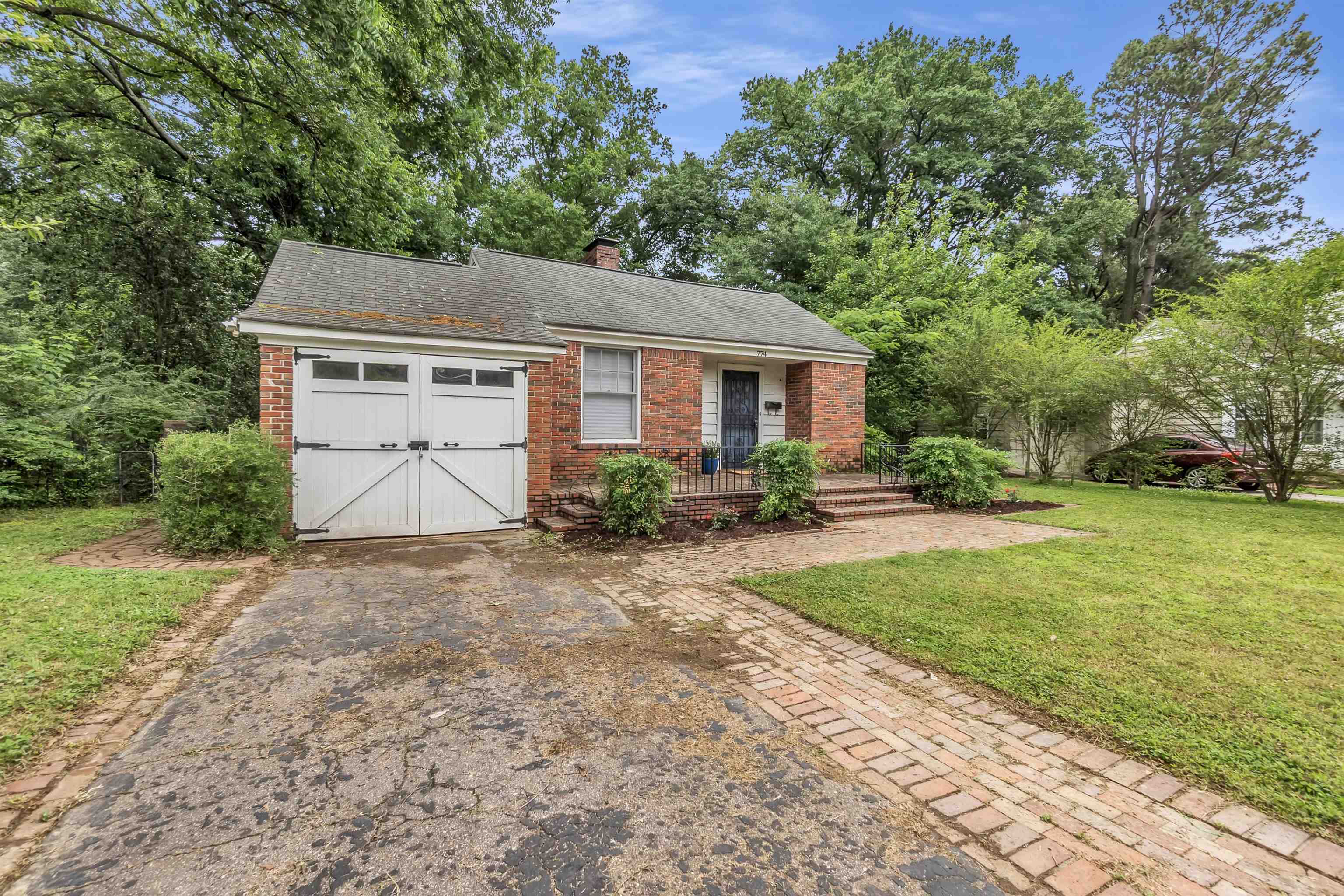 774 E Prescott Cir Property Photo 3