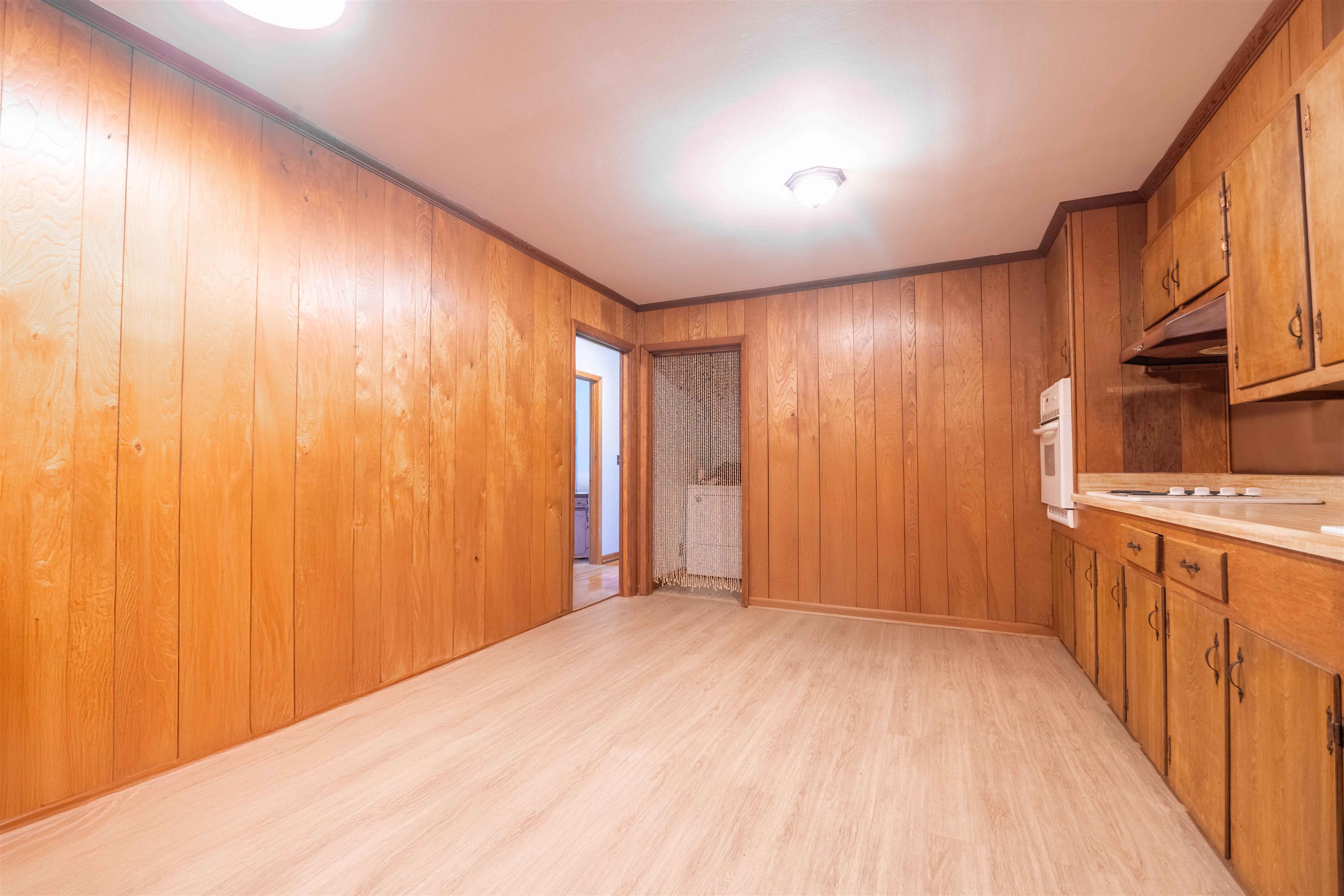 1037 W End St Property Photo 6