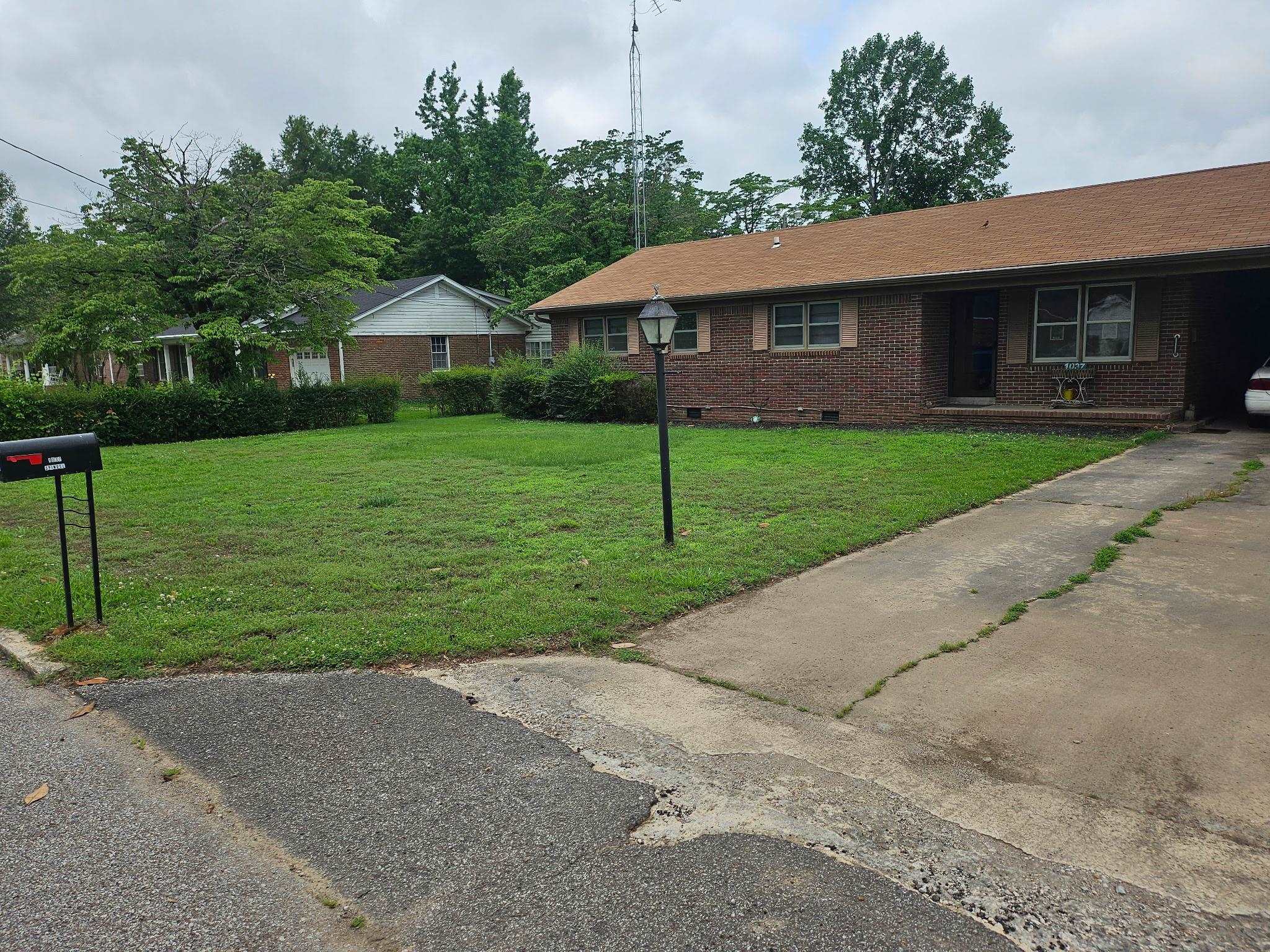 1037 W End St Property Photo 33