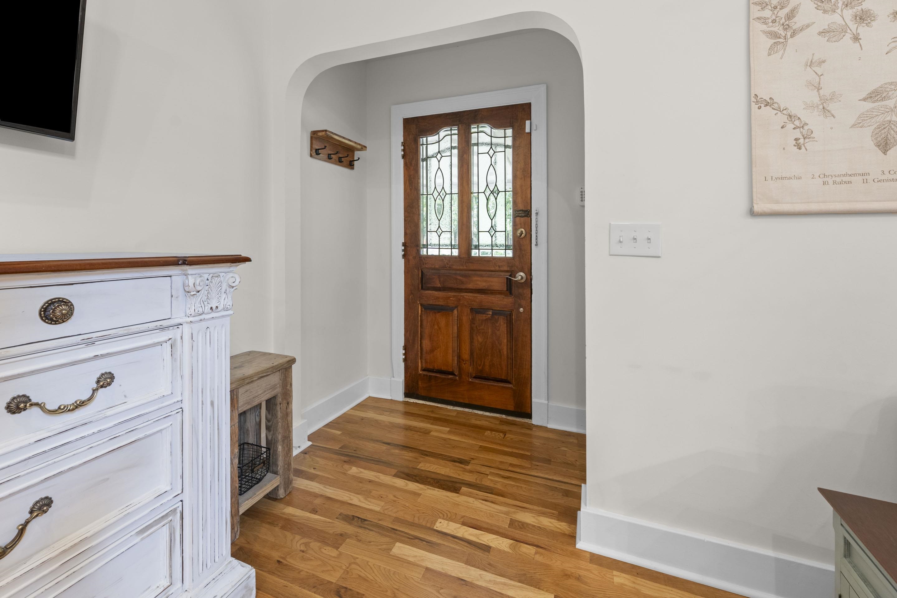 912 Brower St Property Photo 6