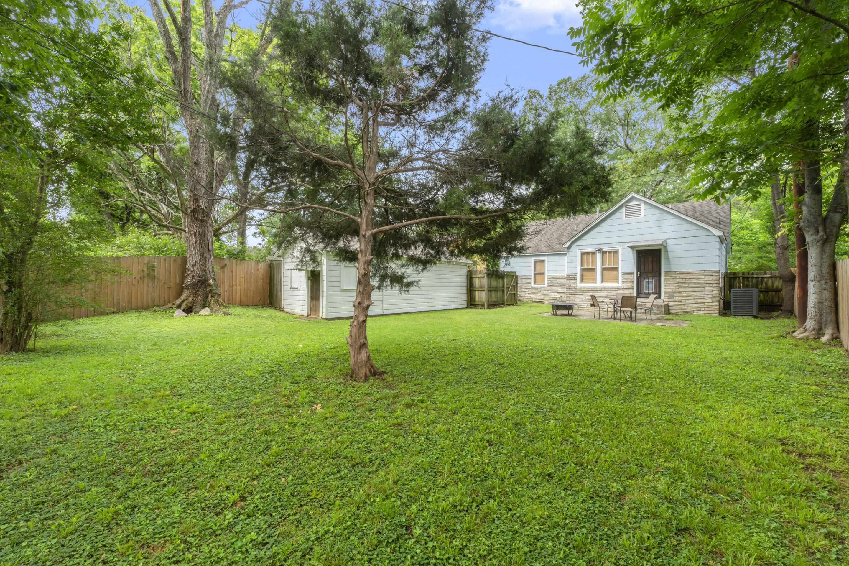 912 Brower St Property Photo 25