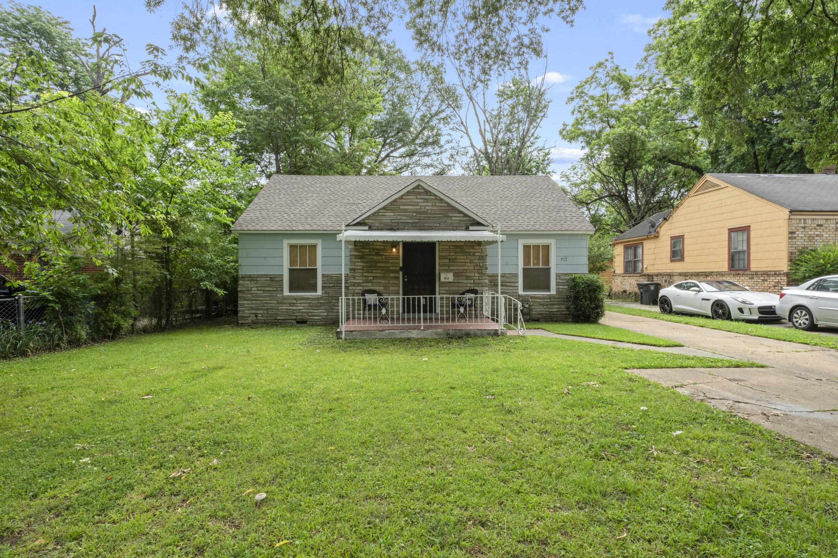 912 Brower St Property Photo 30