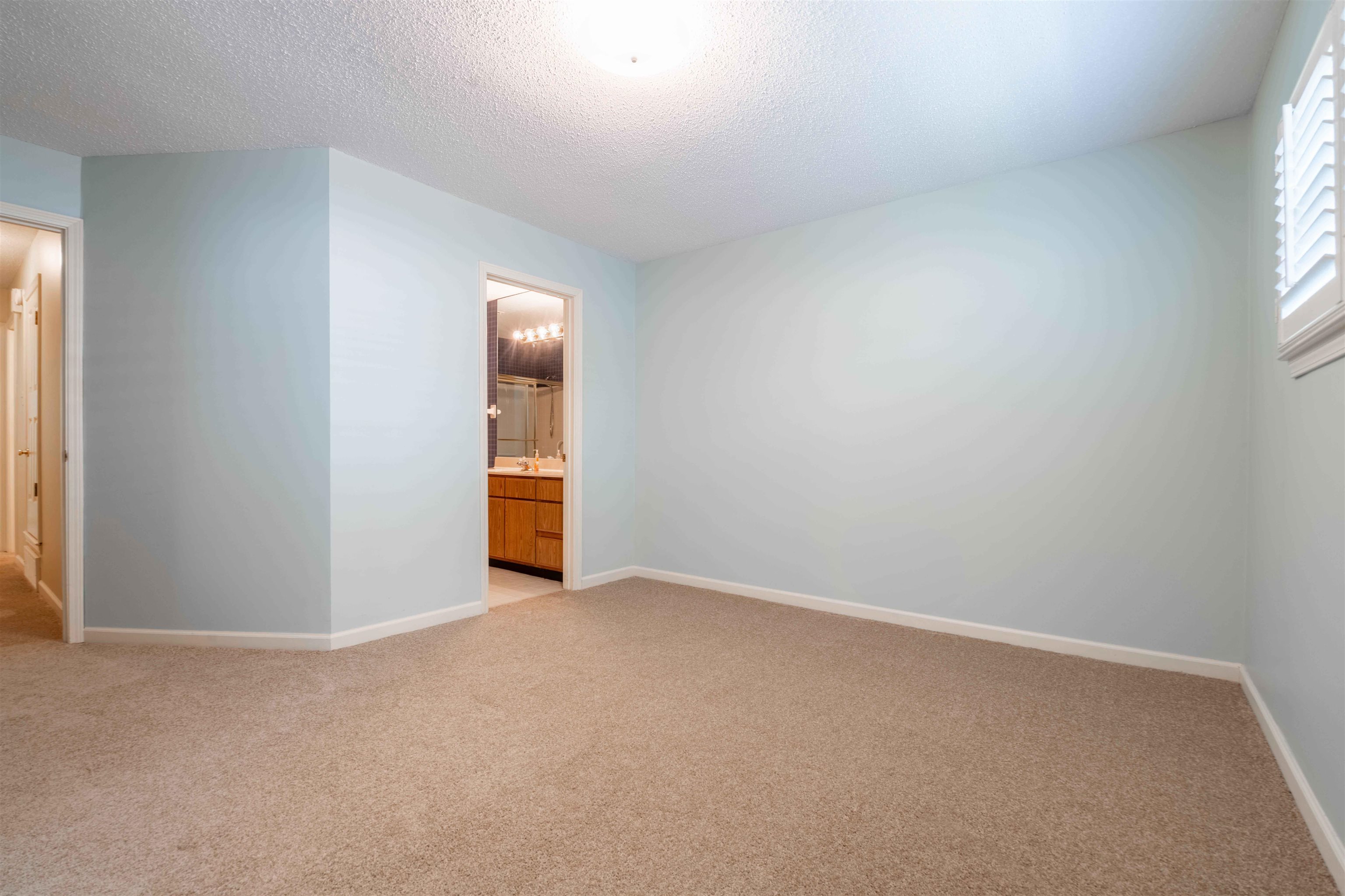 6680 Pondview Cv Property Photo 11