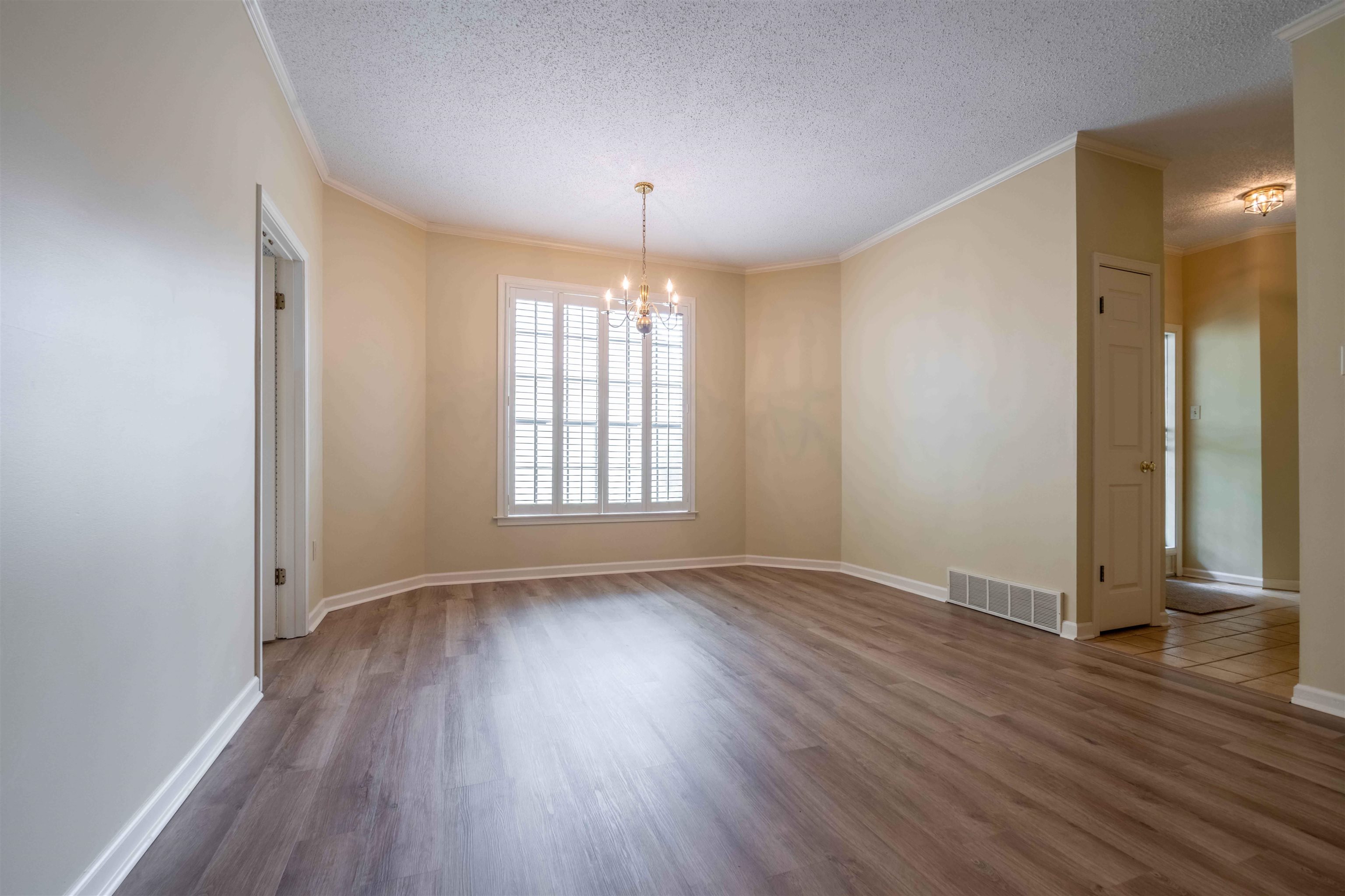 6680 Pondview Cv Property Photo 17