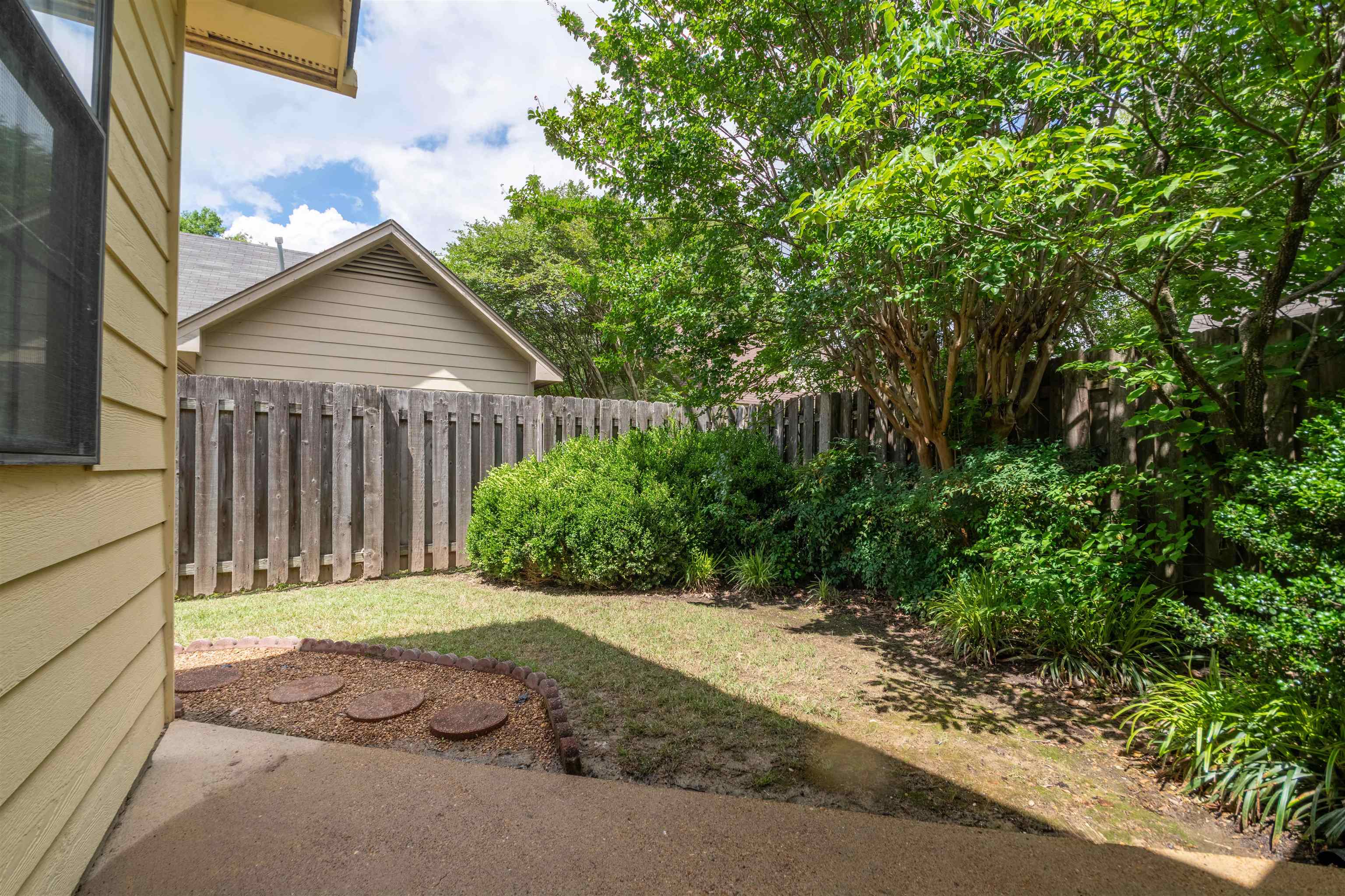 6680 Pondview Cv Property Photo 34