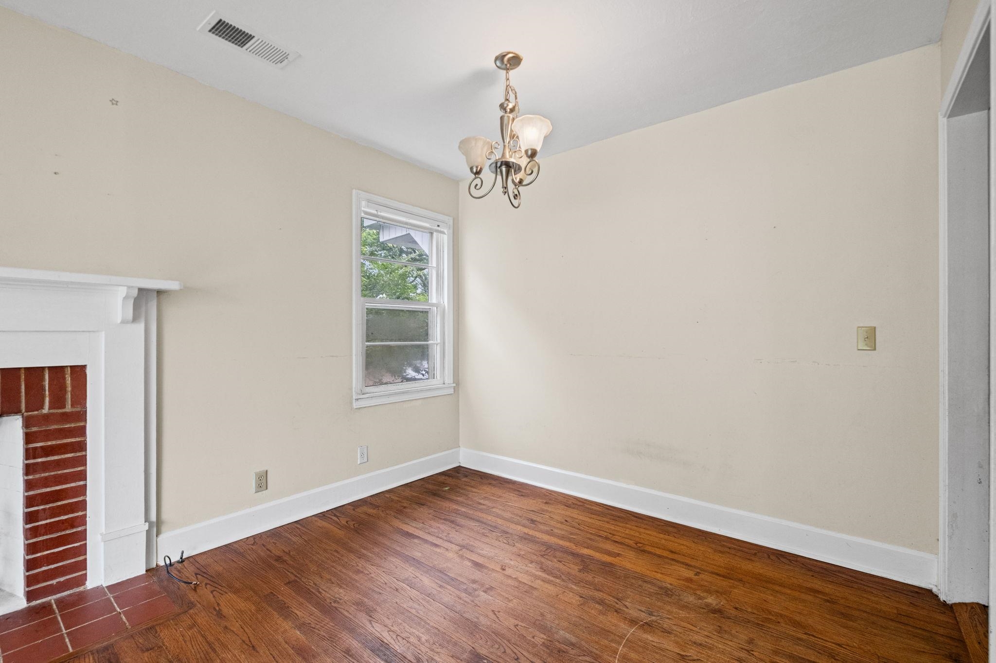 446 Lennanwood Ave Property Photo 5