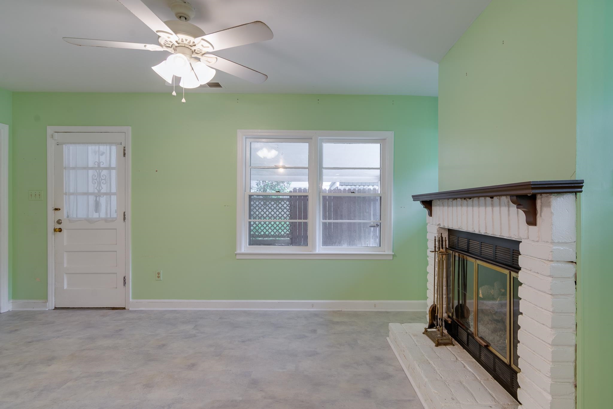 1134 Dearing Rd Property Photo 9
