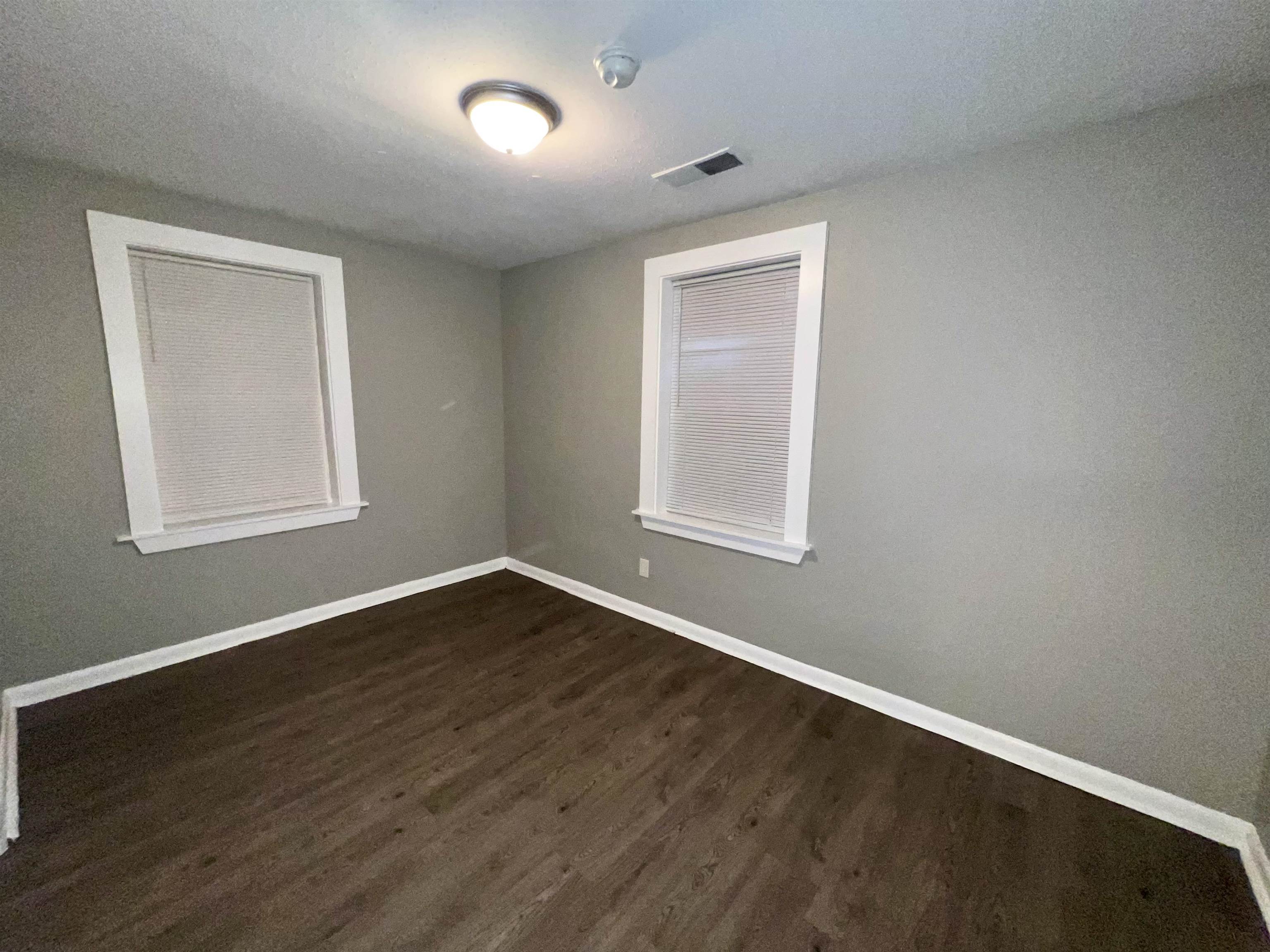 1491 Dallas St Property Photo 8