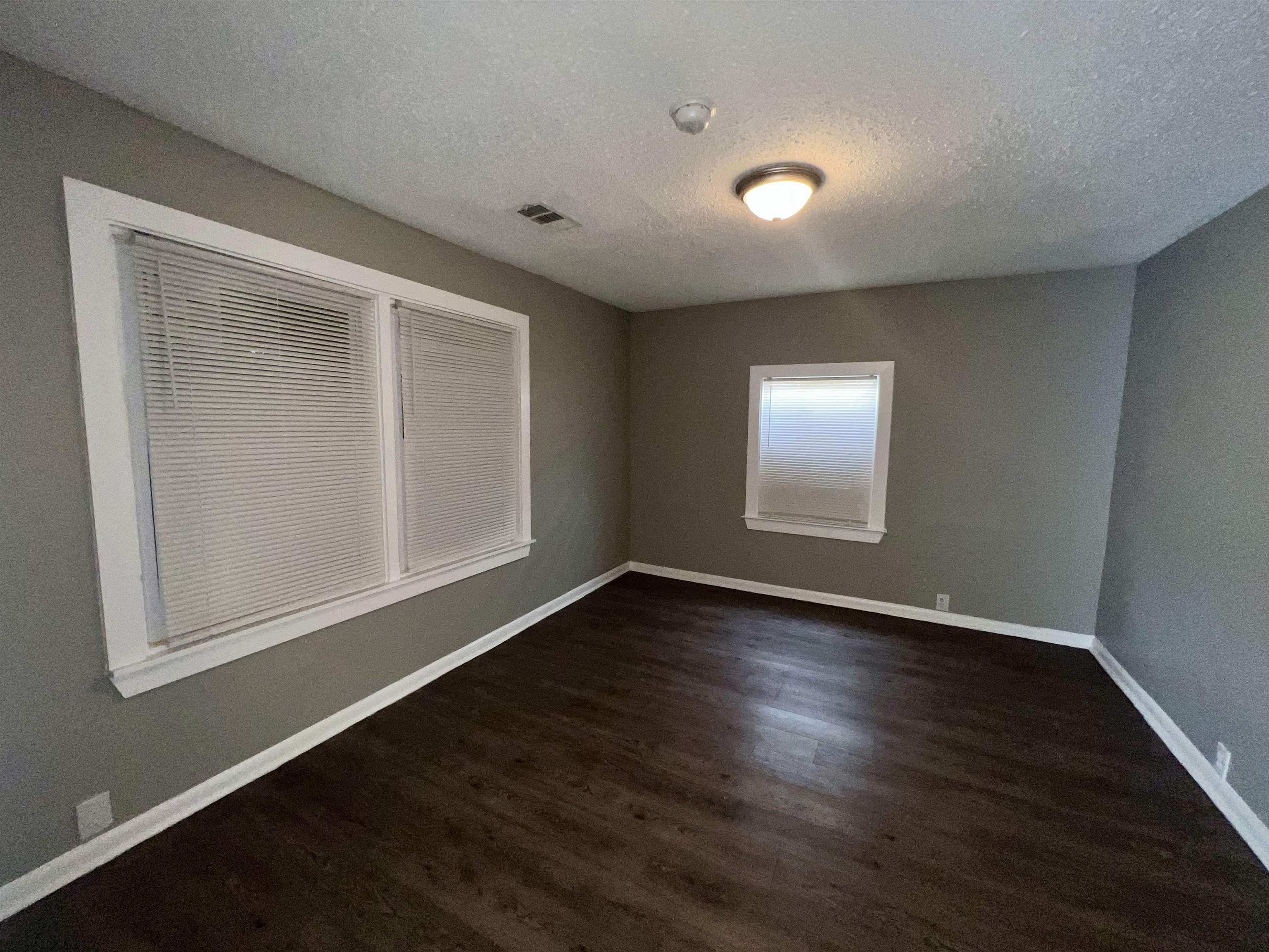 1491 Dallas St Property Photo 9