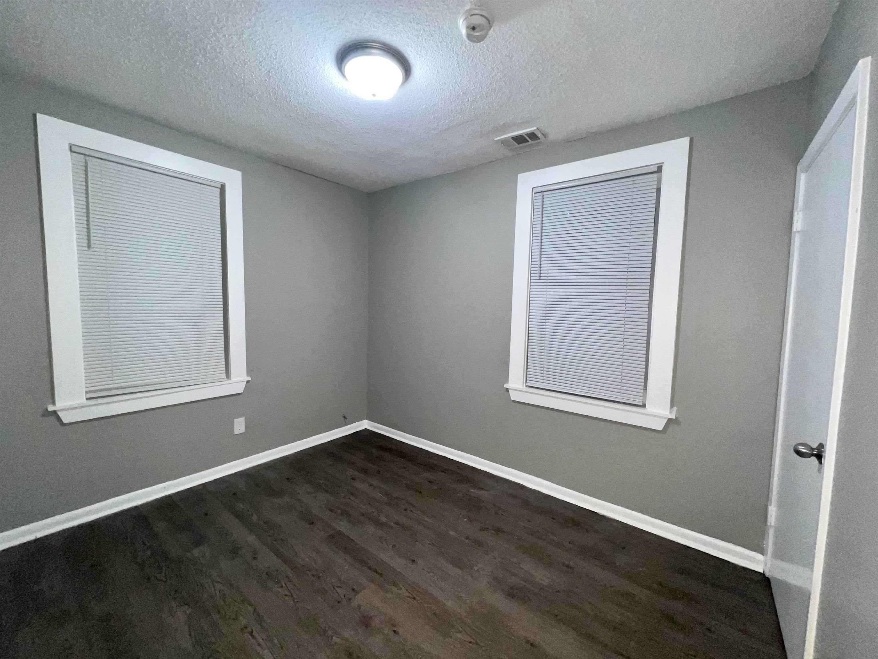 1491 Dallas St Property Photo 10
