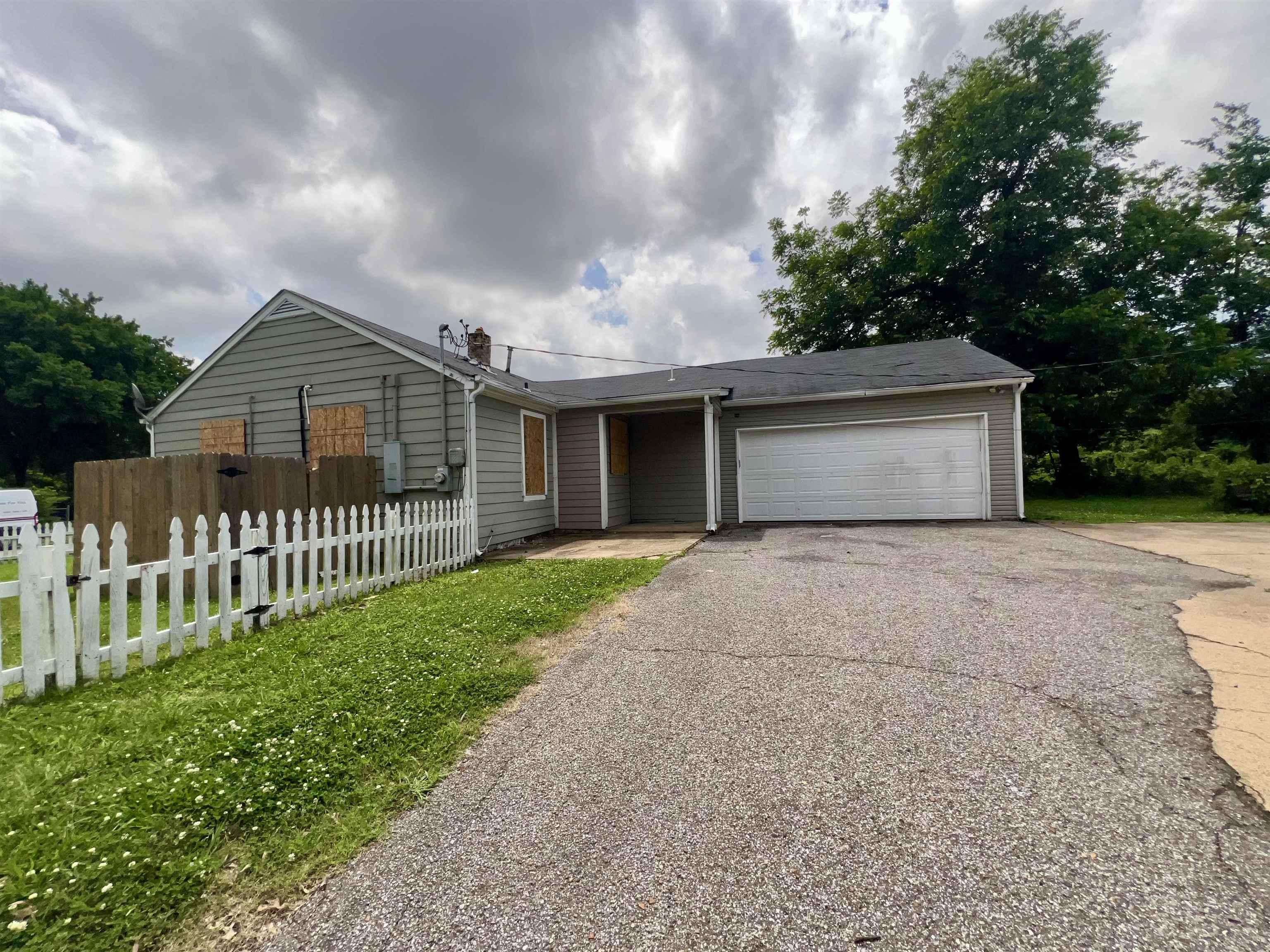 1491 Dallas St Property Photo 20