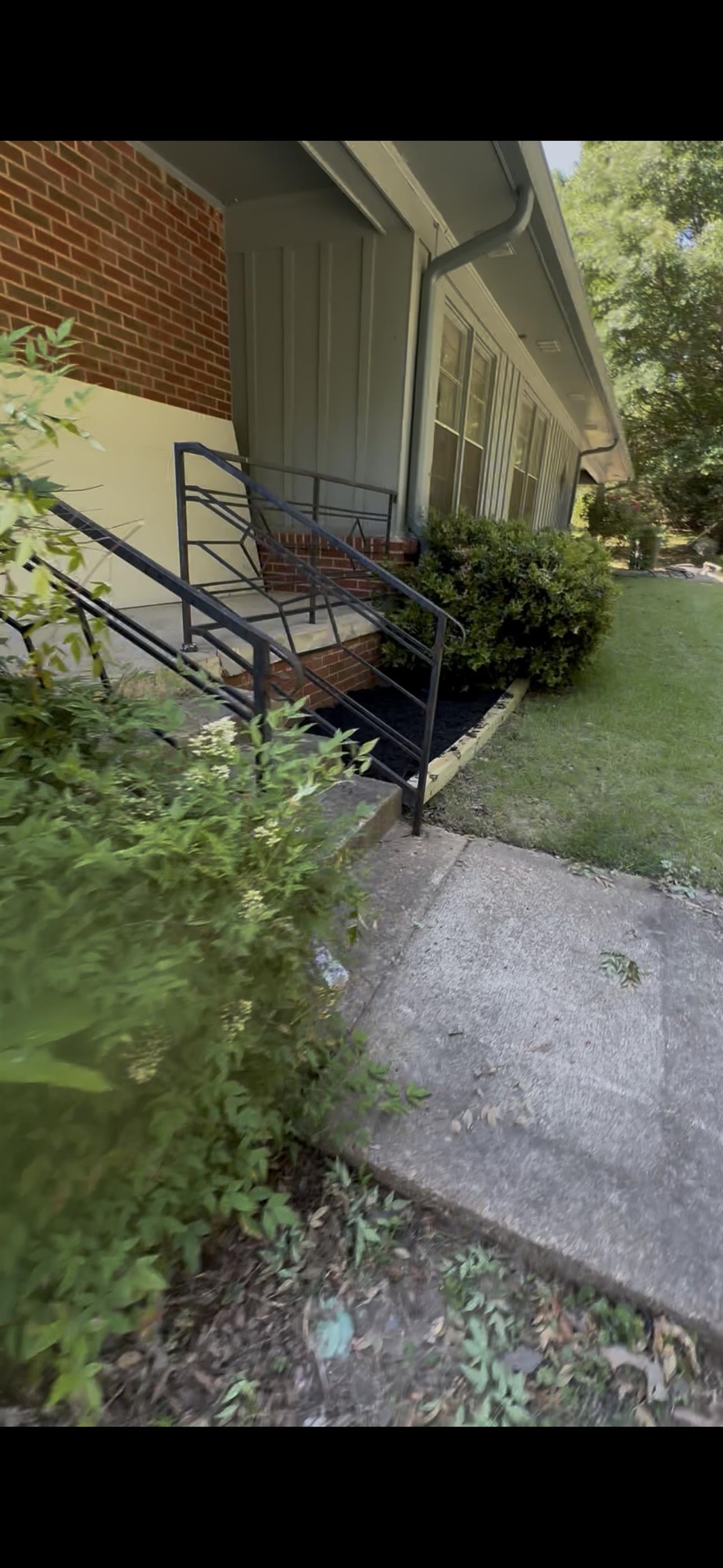 1865 Bartlett Ave E Property Photo 1