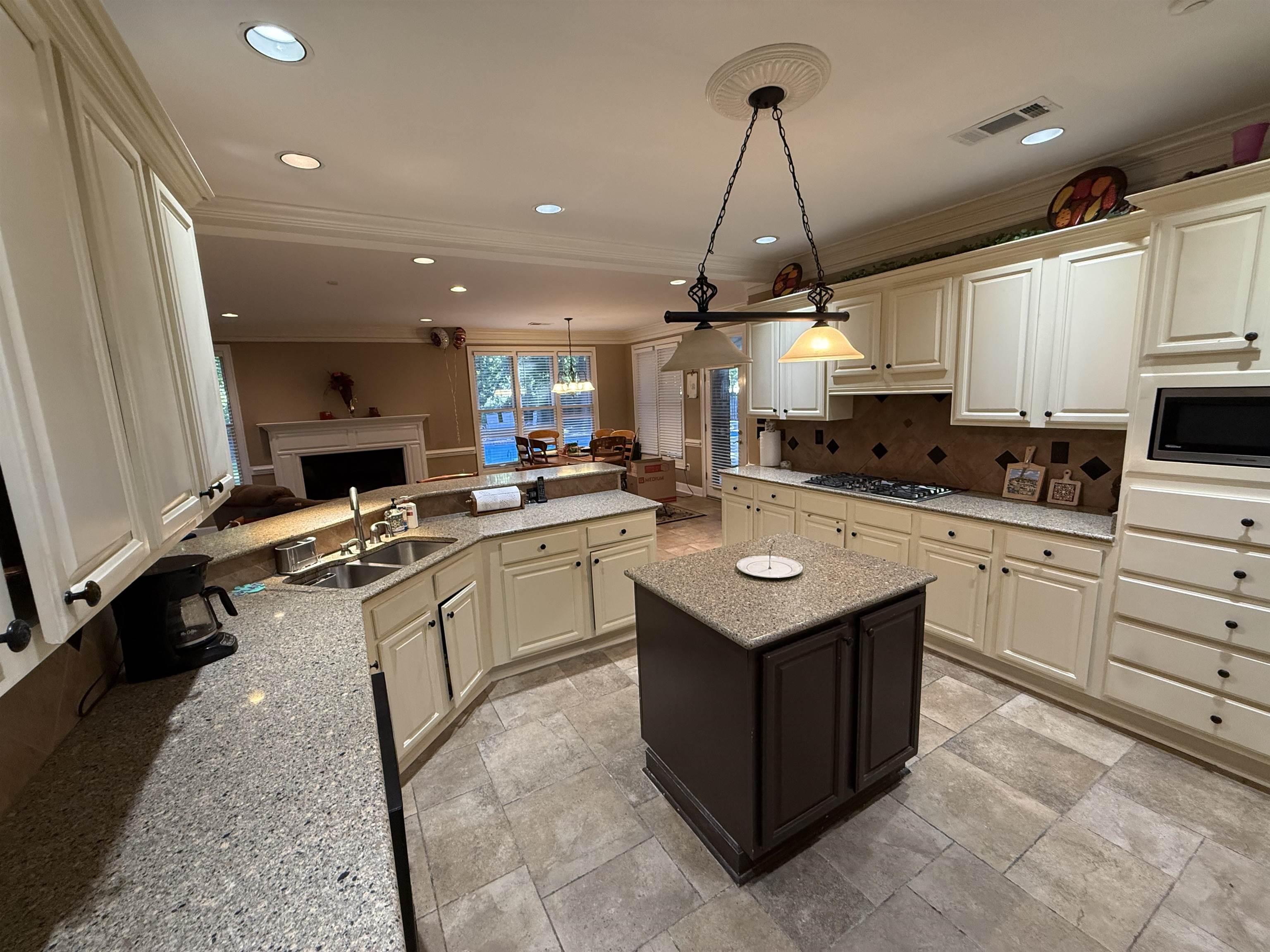 9551 Fox Hill Cir Property Photo 16
