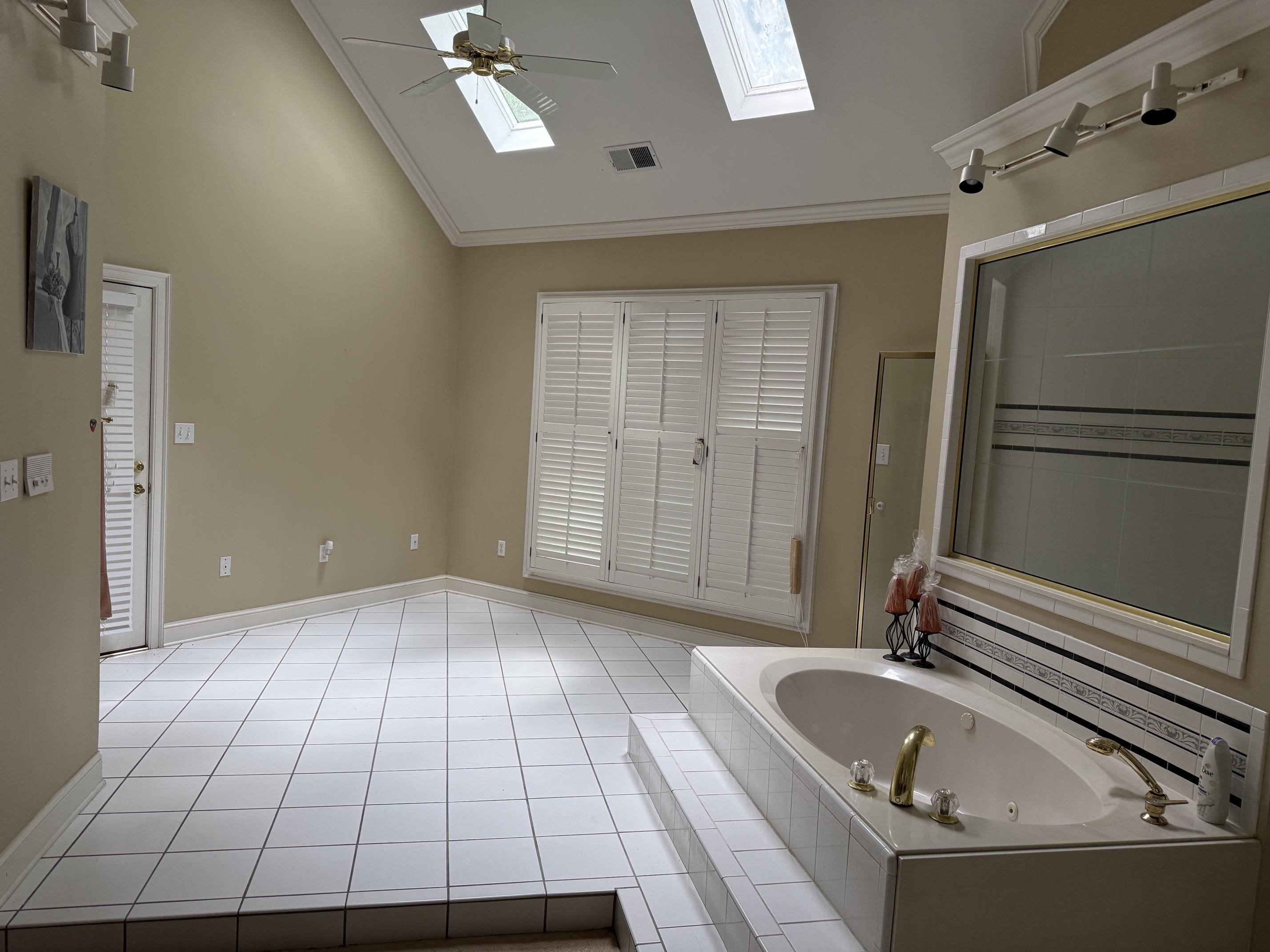 9551 Fox Hill Cir Property Photo 20