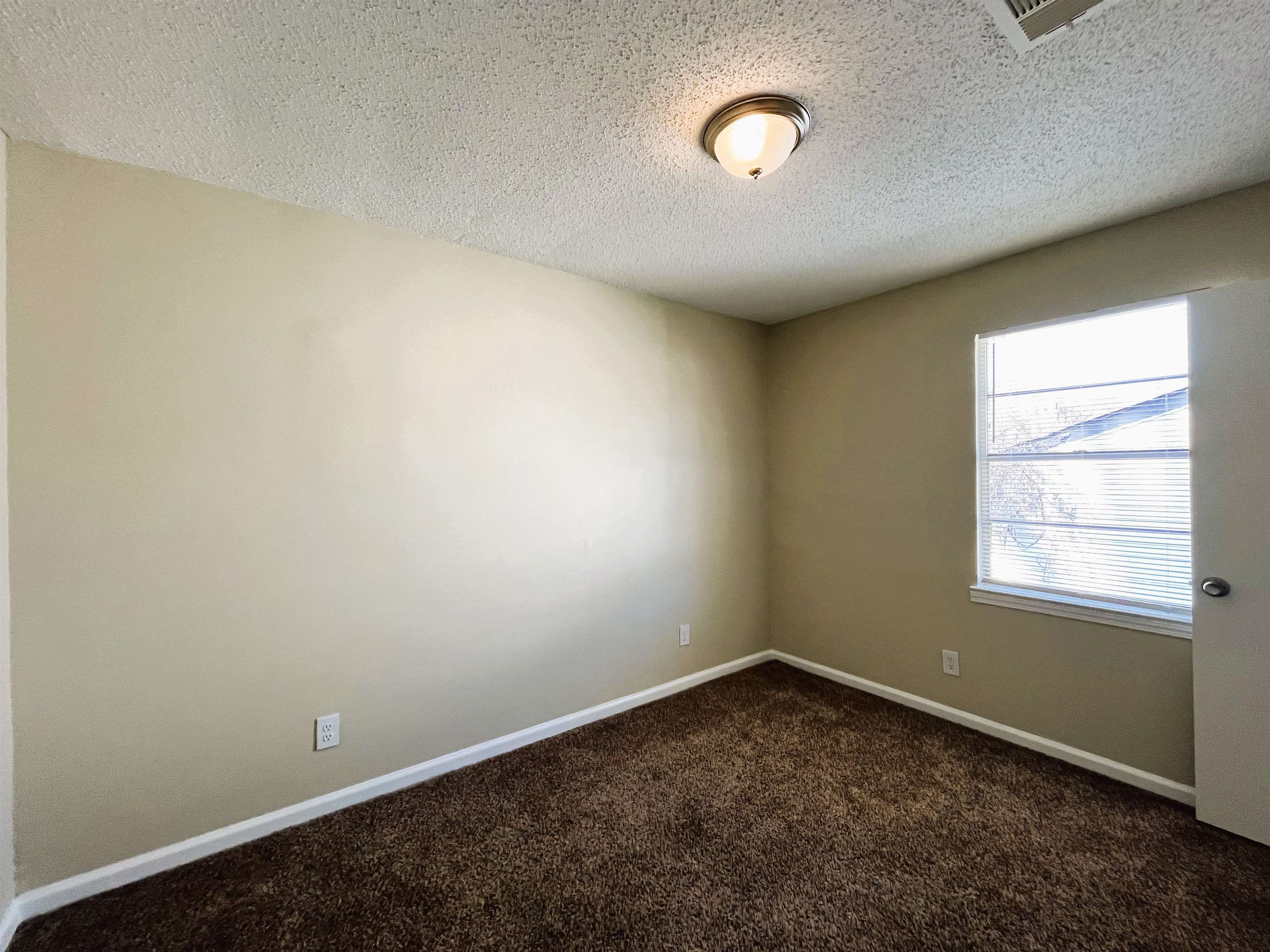 4551 Sunny View Dr Property Photo 5