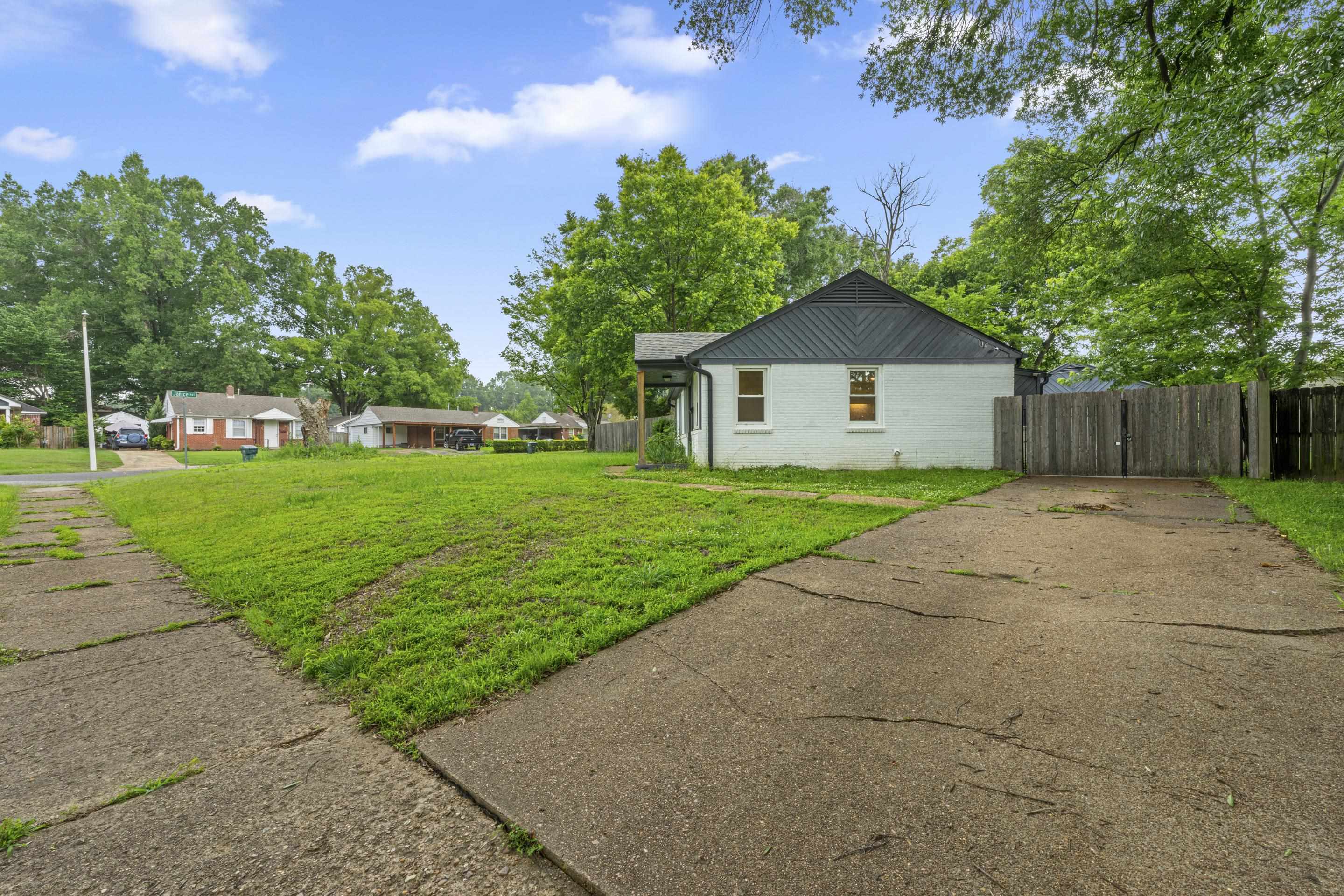 4532 Janice Ave Property Photo 3
