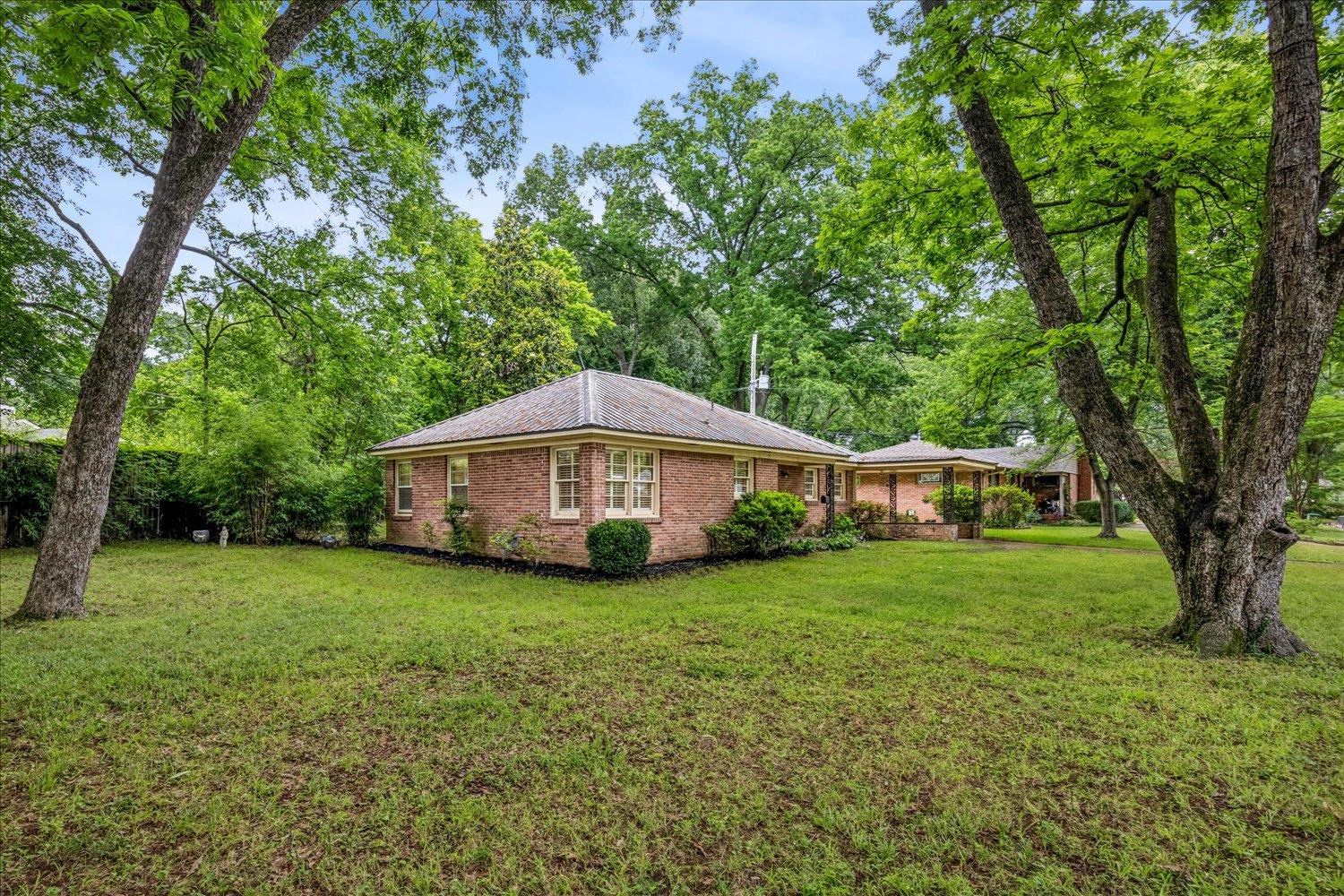 4596 Crossover Ln Property Photo 3