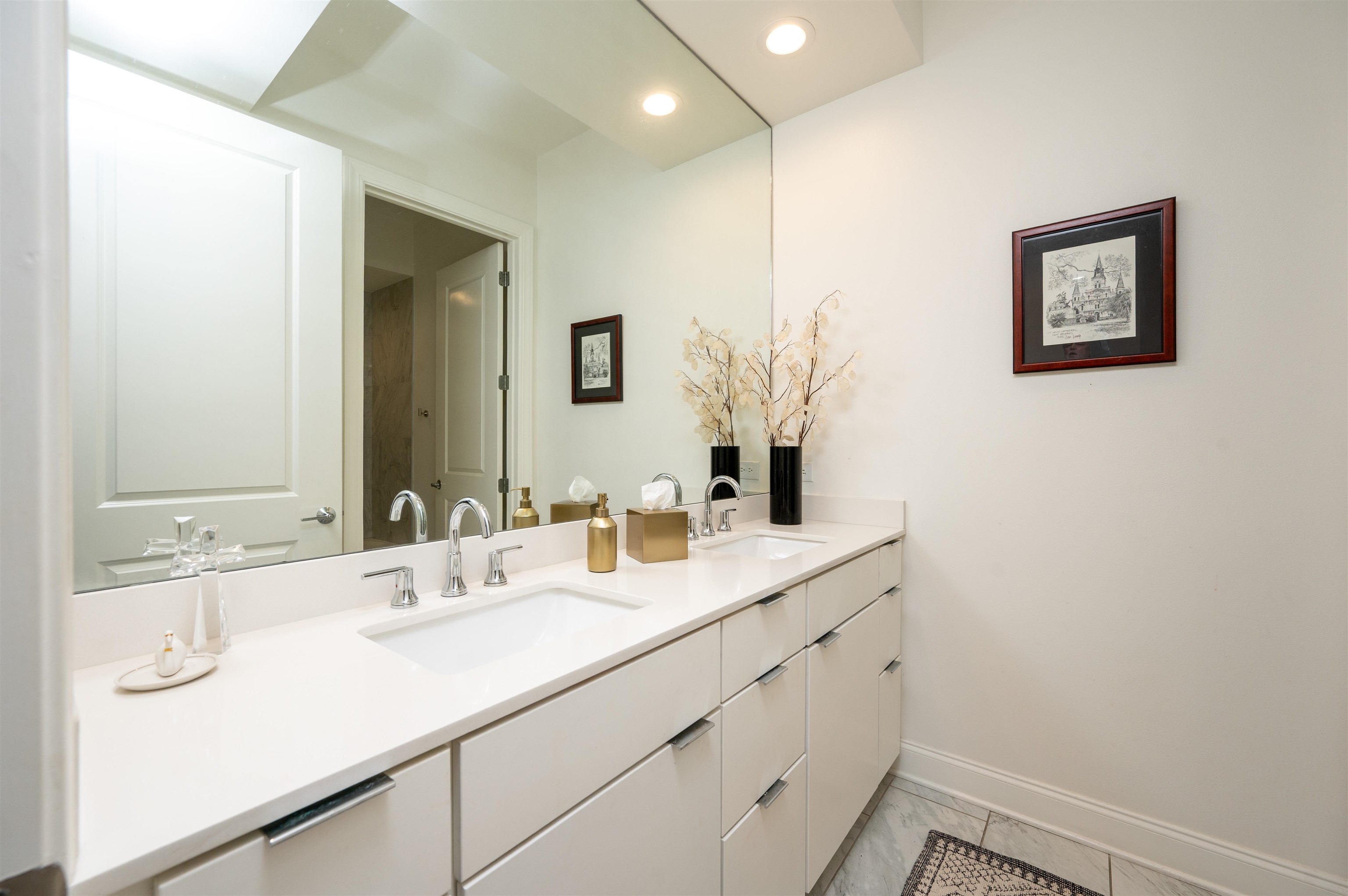 717 S Riverside Dr 709 Property Photo 17
