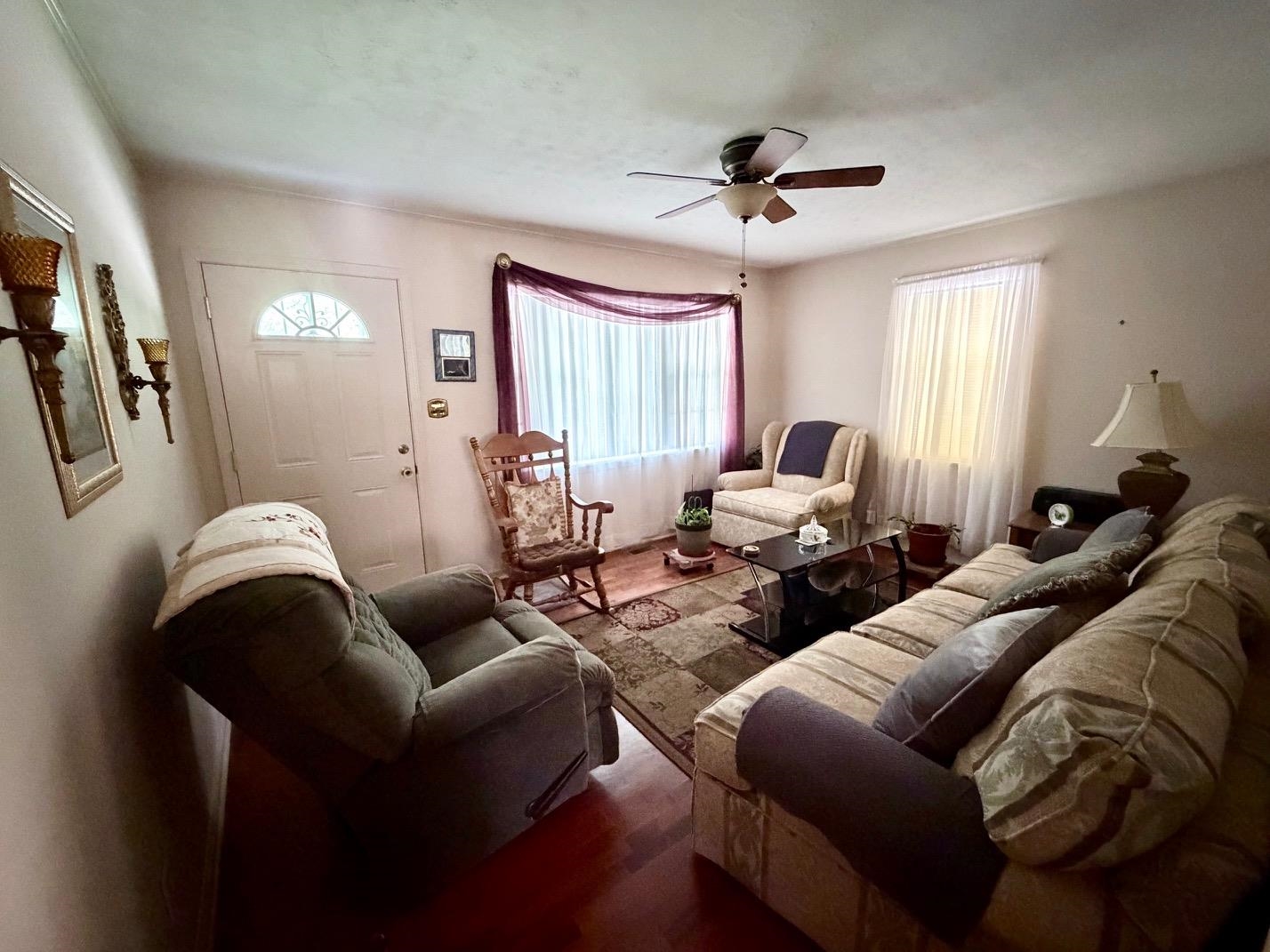 321 Pipkin Rd Property Photo 3