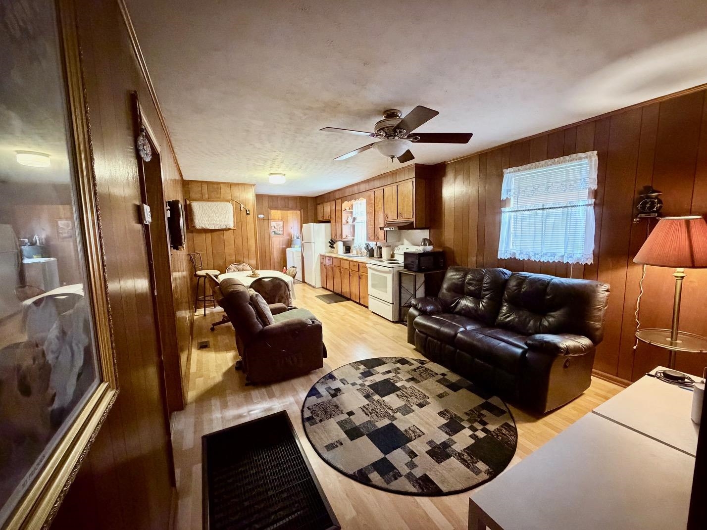 321 Pipkin Rd Property Photo 4